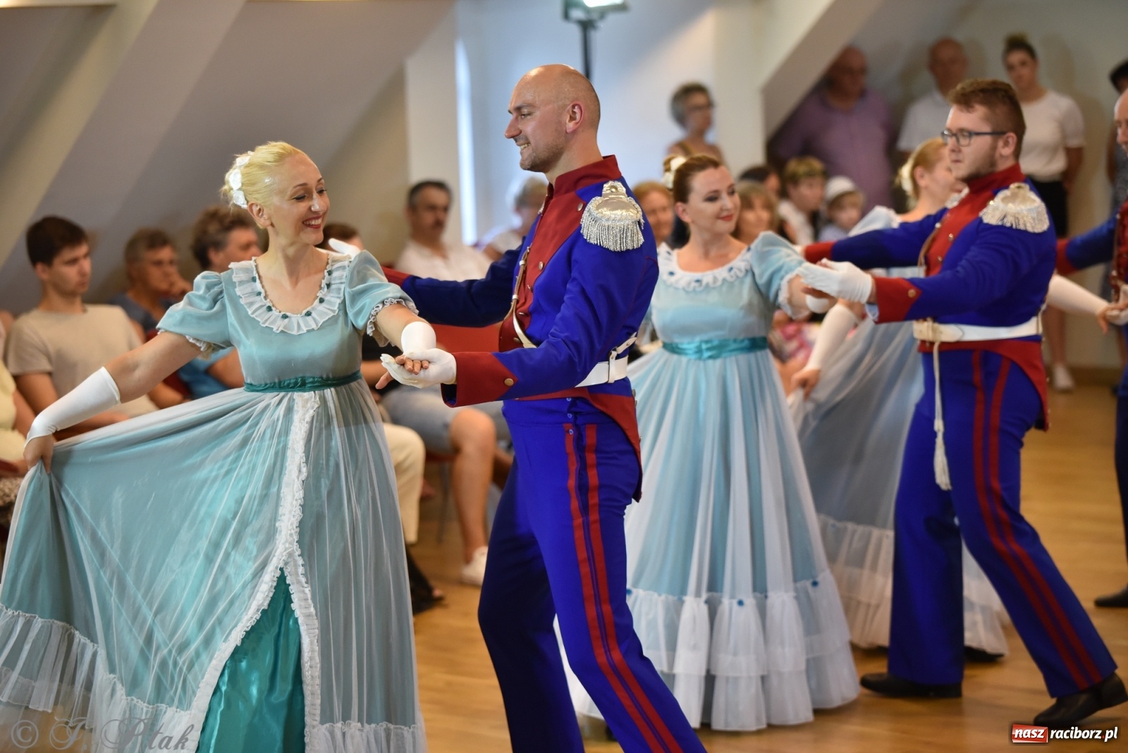 Zdjęcie w galerii na portalu naszraciborz.pl: Raciborskie Źródło zatańczyło dla małego Henia wiadomości z regionu
