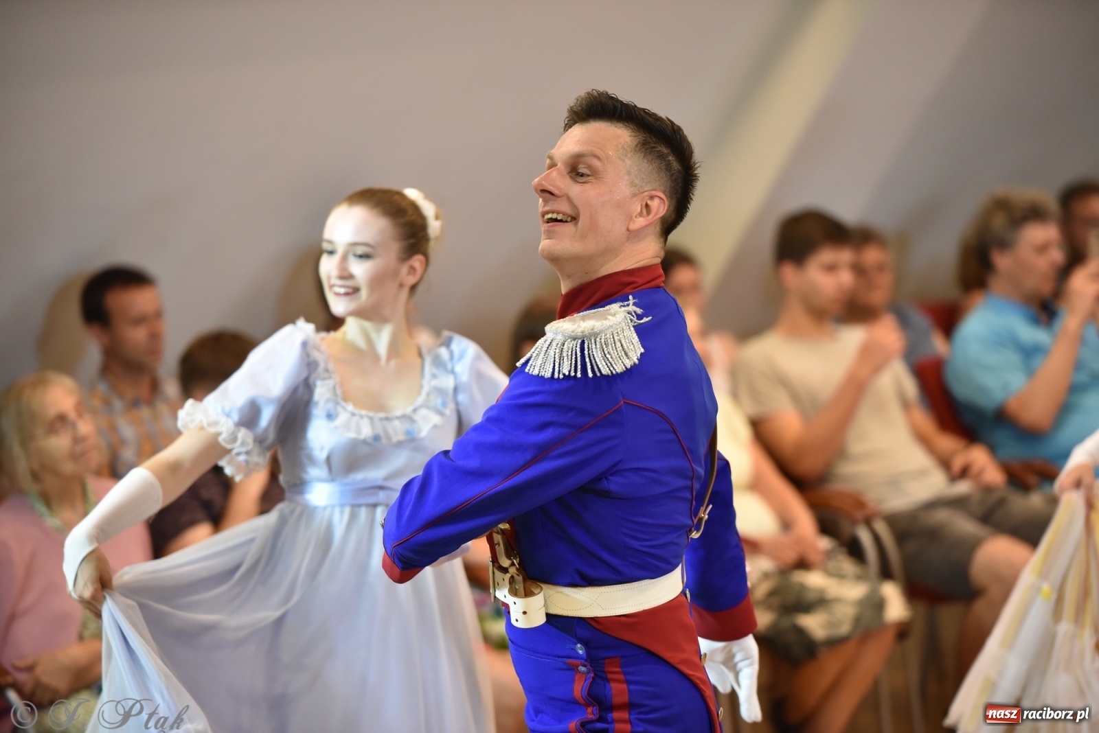 Zdjęcie w galerii na portalu naszraciborz.pl: Raciborskie Źródło zatańczyło dla małego Henia wiadomości z regionu