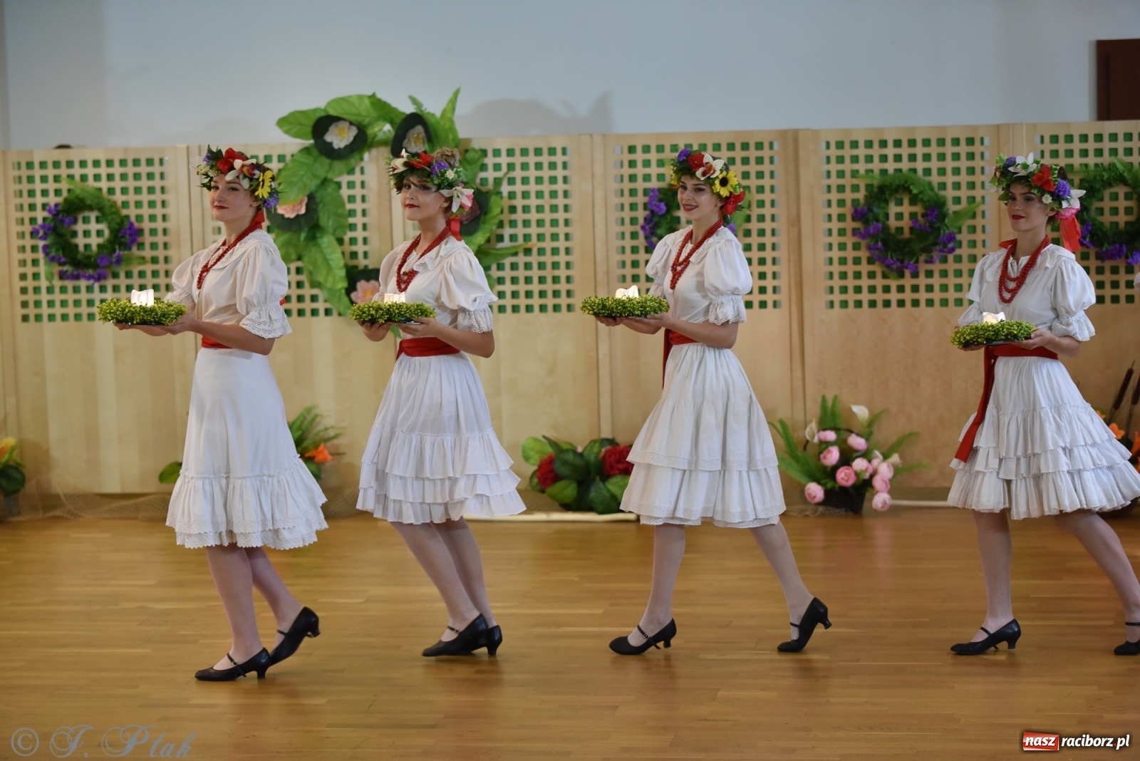 Zdjęcie w galerii na portalu naszraciborz.pl: Raciborskie Źródło zatańczyło dla małego Henia wiadomości z regionu