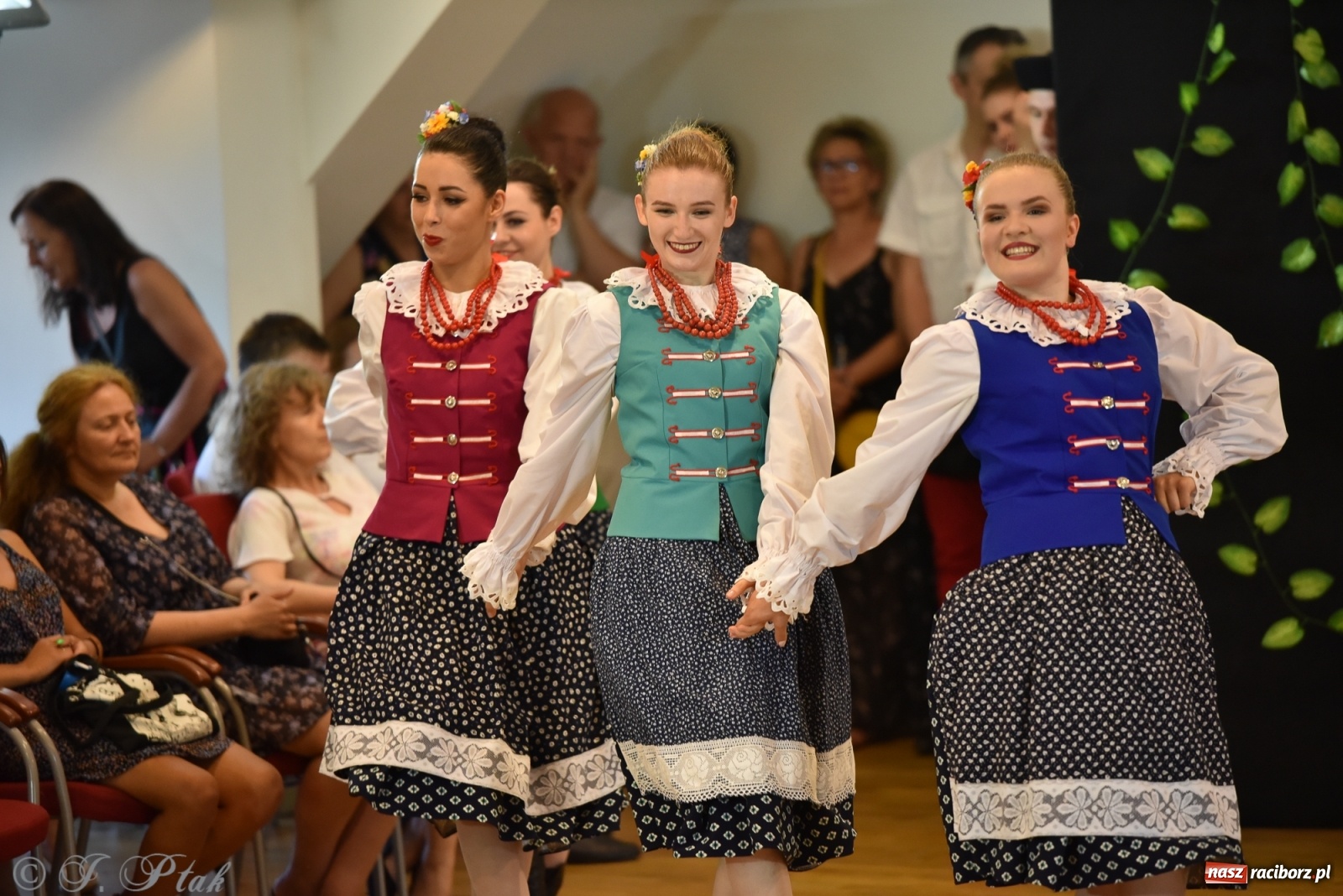 Zdjęcie w galerii na portalu naszraciborz.pl: Raciborskie Źródło zatańczyło dla małego Henia wiadomości z regionu