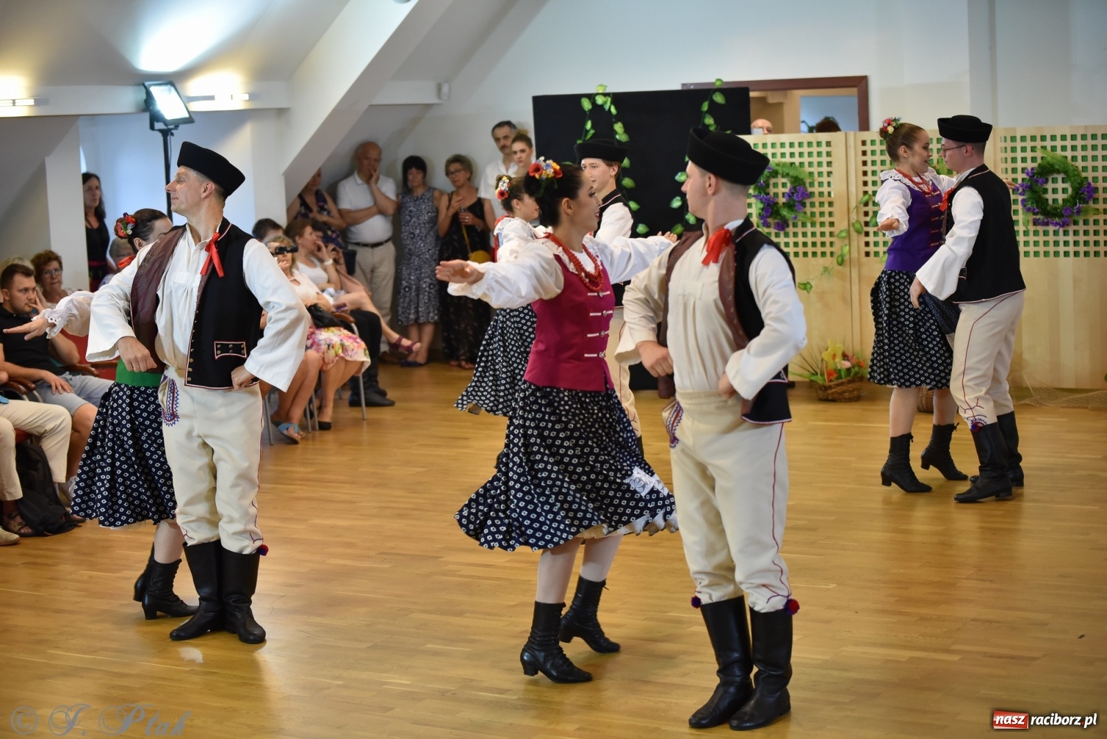 Zdjęcie w galerii na portalu naszraciborz.pl: Raciborskie Źródło zatańczyło dla małego Henia wiadomości z regionu