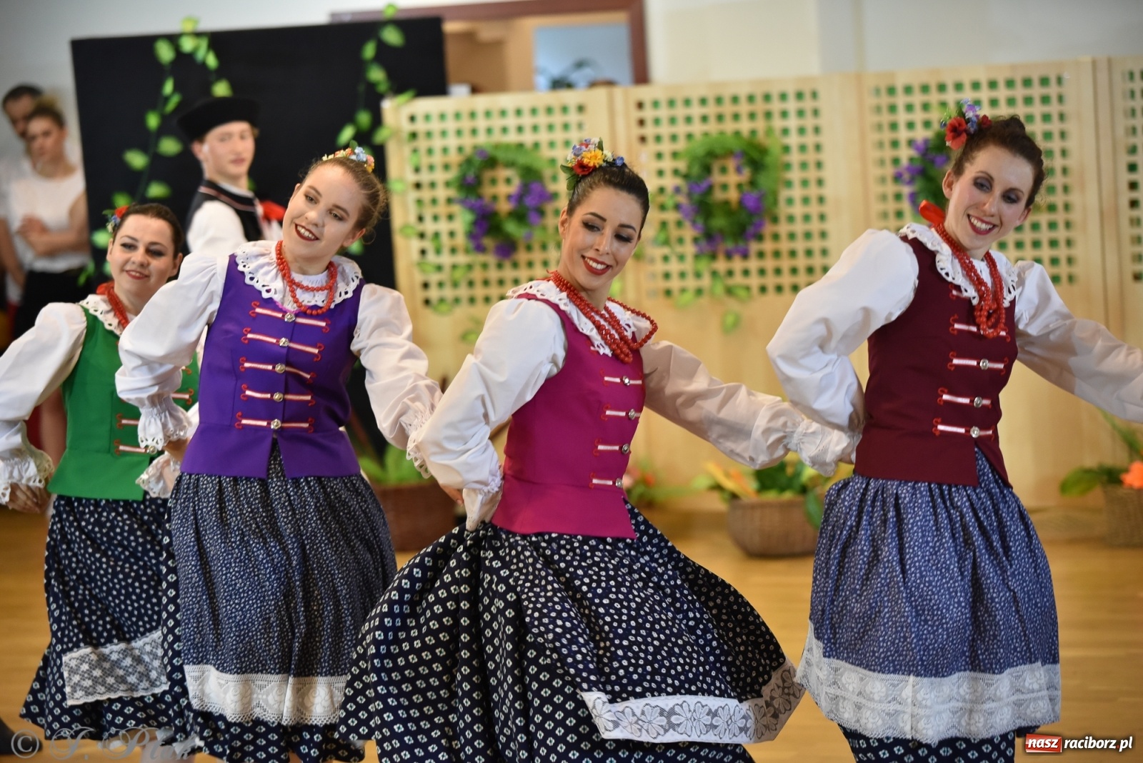 Zdjęcie w galerii na portalu naszraciborz.pl: Raciborskie Źródło zatańczyło dla małego Henia wiadomości z regionu