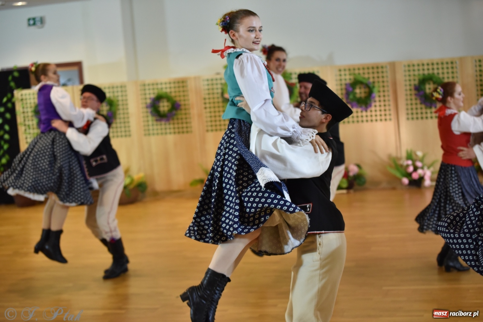 Zdjęcie w galerii na portalu naszraciborz.pl: Raciborskie Źródło zatańczyło dla małego Henia wiadomości z regionu