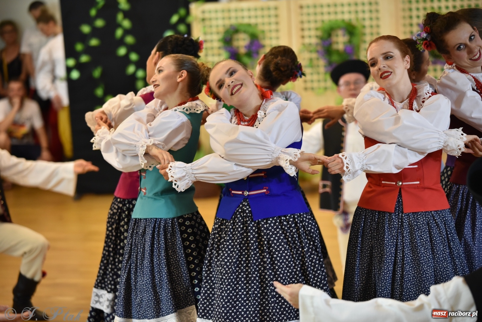 Zdjęcie w galerii na portalu naszraciborz.pl: Raciborskie Źródło zatańczyło dla małego Henia wiadomości z regionu