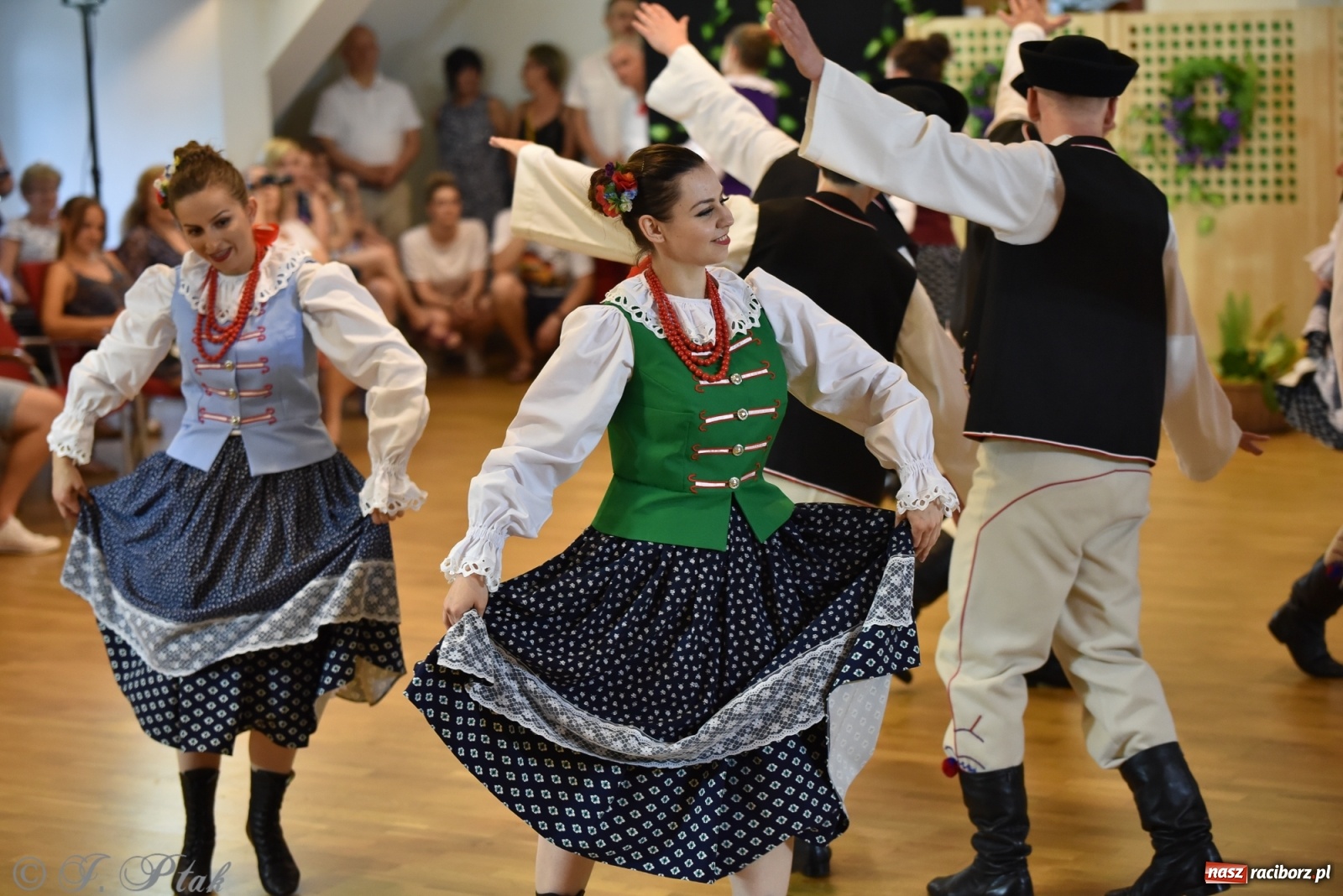Zdjęcie w galerii na portalu naszraciborz.pl: Raciborskie Źródło zatańczyło dla małego Henia wiadomości z regionu