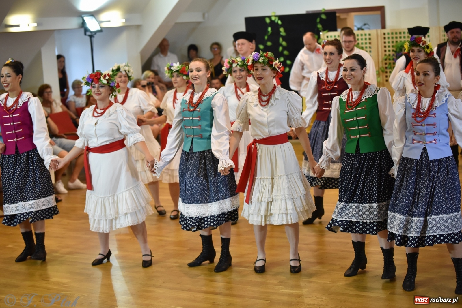 Zdjęcie w galerii na portalu naszraciborz.pl: Raciborskie Źródło zatańczyło dla małego Henia wiadomości z regionu