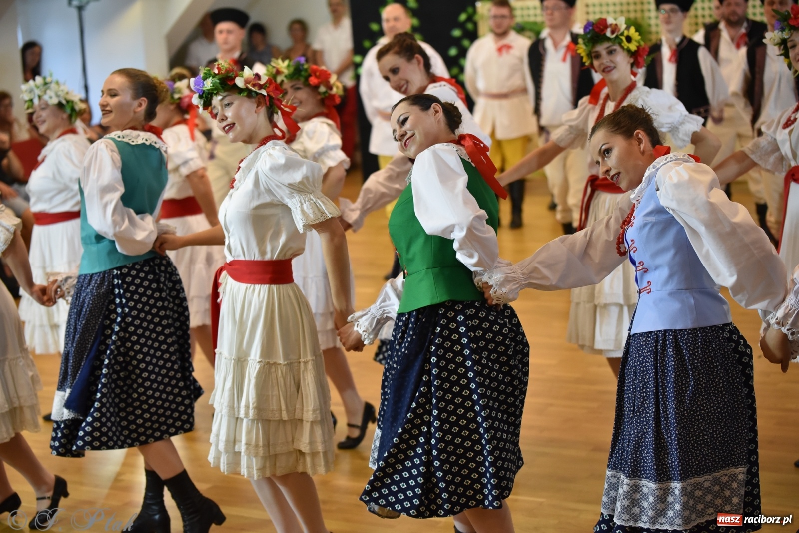 Zdjęcie w galerii na portalu naszraciborz.pl: Raciborskie Źródło zatańczyło dla małego Henia wiadomości z regionu