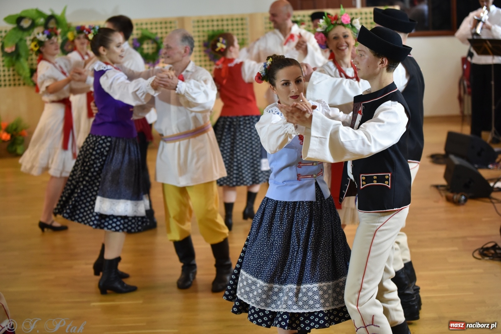 Zdjęcie w galerii na portalu naszraciborz.pl: Raciborskie Źródło zatańczyło dla małego Henia wiadomości z regionu