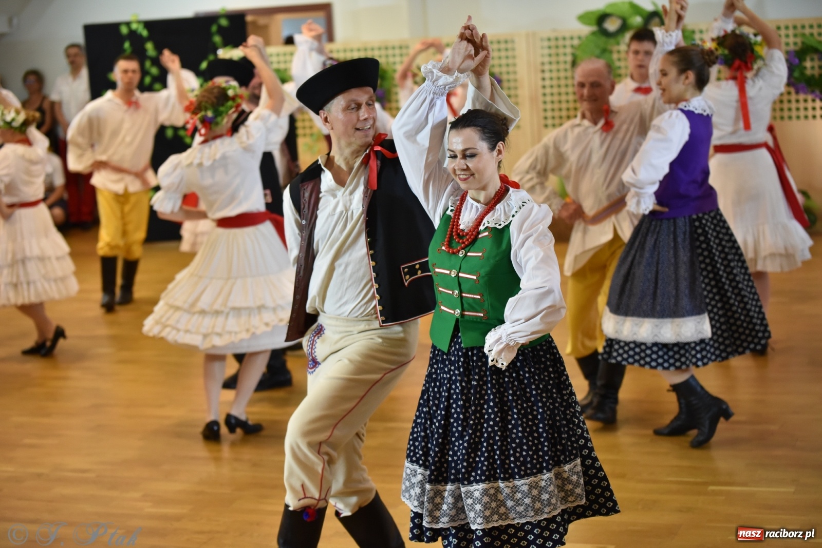 Zdjęcie w galerii na portalu naszraciborz.pl: Raciborskie Źródło zatańczyło dla małego Henia wiadomości z regionu