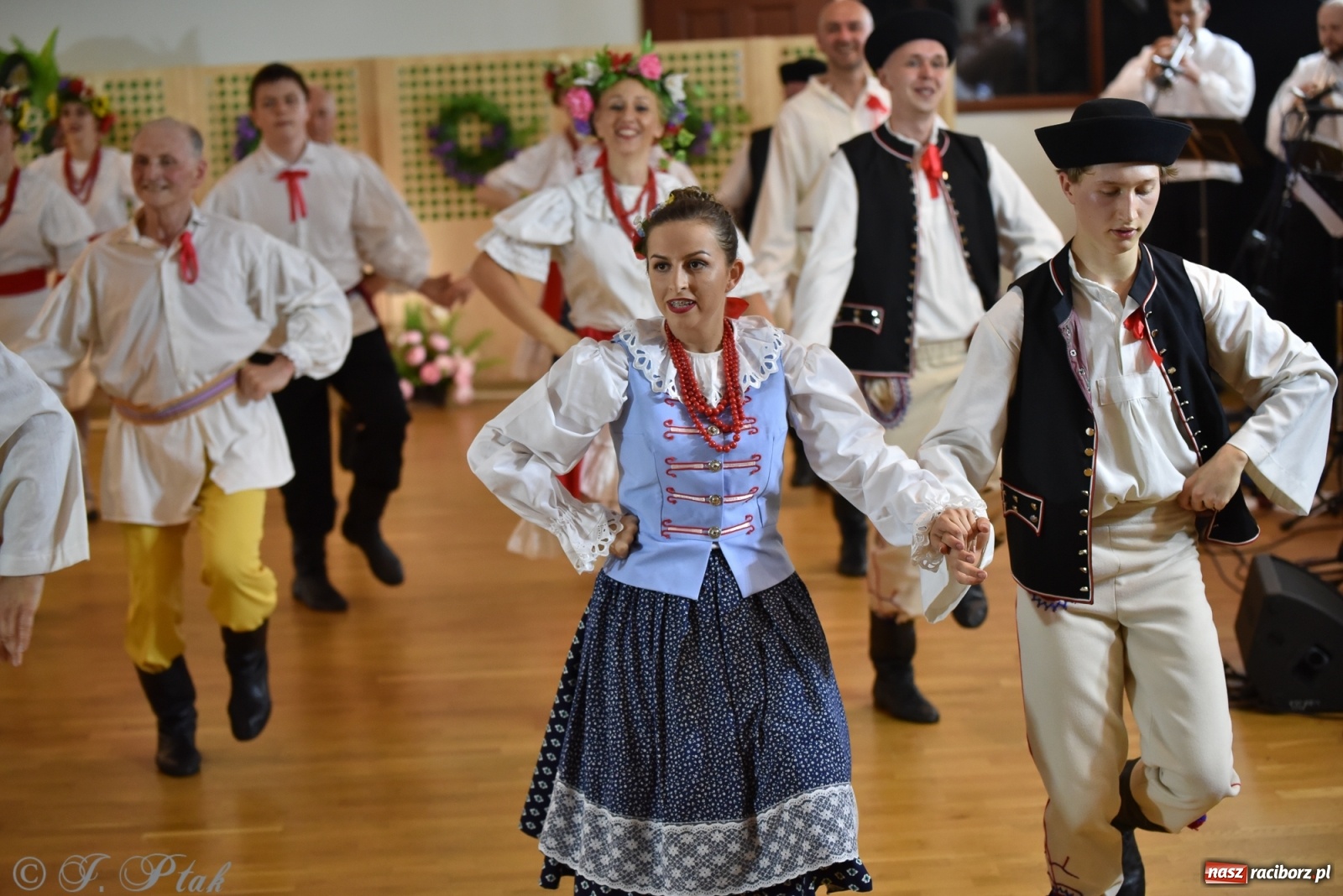 Zdjęcie w galerii na portalu naszraciborz.pl: Raciborskie Źródło zatańczyło dla małego Henia wiadomości z regionu