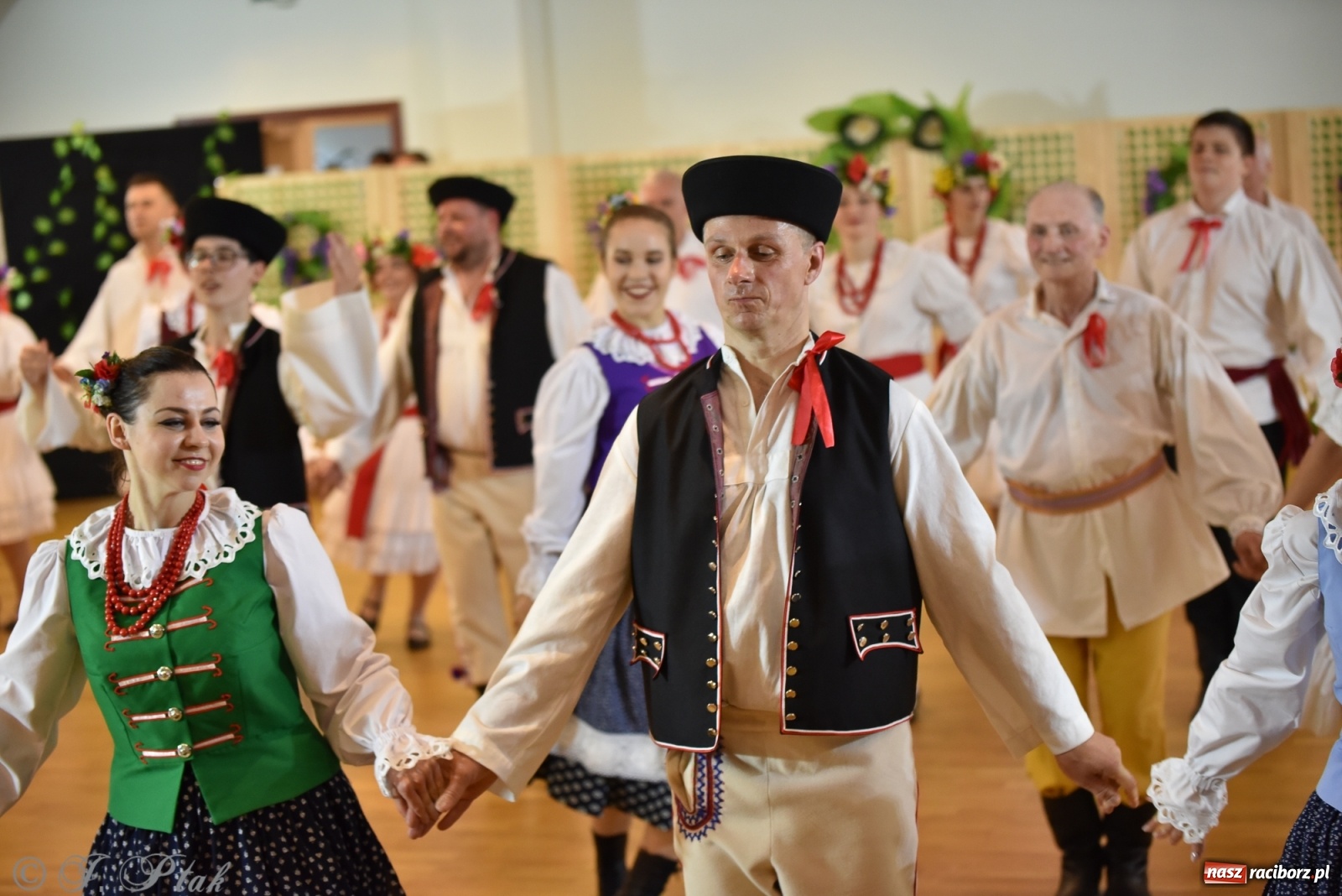 Zdjęcie w galerii na portalu naszraciborz.pl: Raciborskie Źródło zatańczyło dla małego Henia wiadomości z regionu