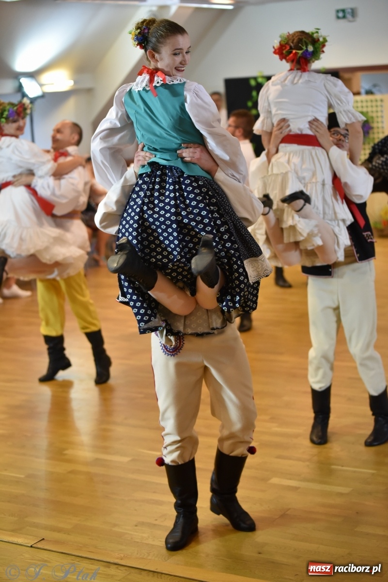 Zdjęcie w galerii na portalu naszraciborz.pl: Raciborskie Źródło zatańczyło dla małego Henia wiadomości z regionu