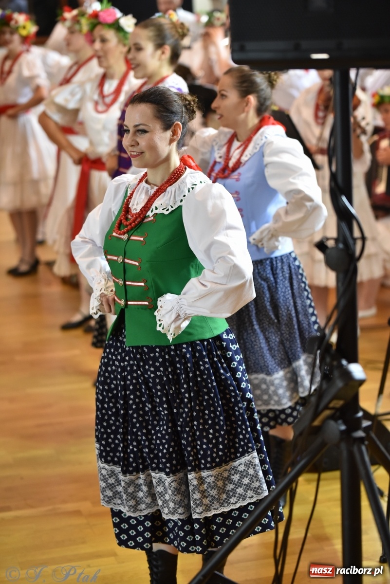 Zdjęcie w galerii na portalu naszraciborz.pl: Raciborskie Źródło zatańczyło dla małego Henia wiadomości z regionu