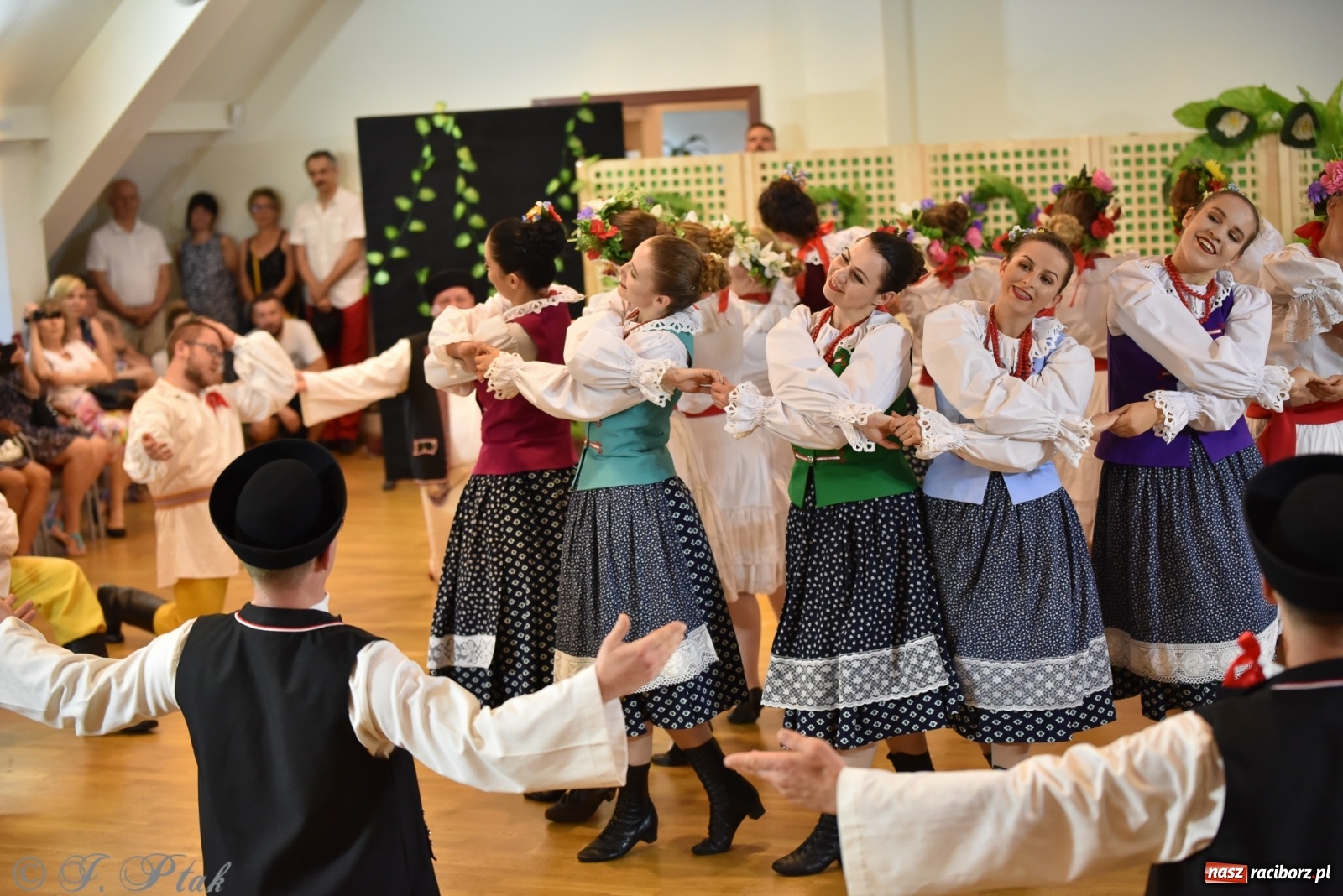 Zdjęcie w galerii na portalu naszraciborz.pl: Raciborskie Źródło zatańczyło dla małego Henia wiadomości z regionu