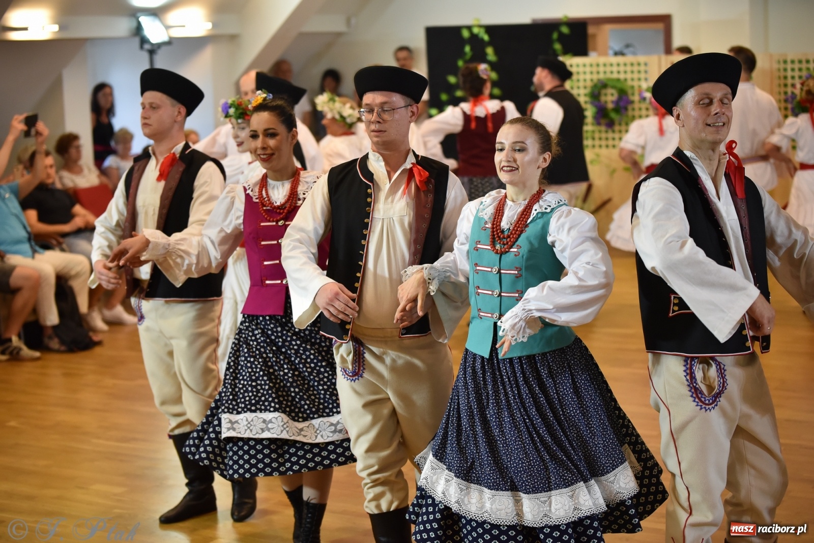 Zdjęcie w galerii na portalu naszraciborz.pl: Raciborskie Źródło zatańczyło dla małego Henia wiadomości z regionu