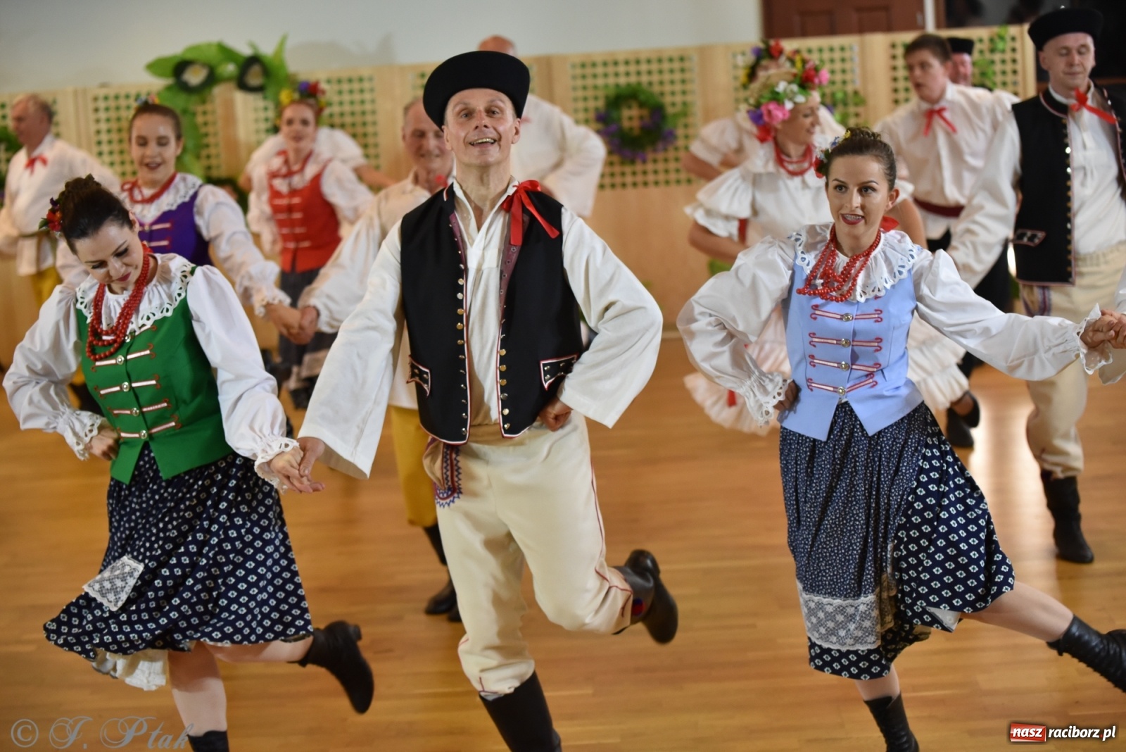 Zdjęcie w galerii na portalu naszraciborz.pl: Raciborskie Źródło zatańczyło dla małego Henia wiadomości z regionu