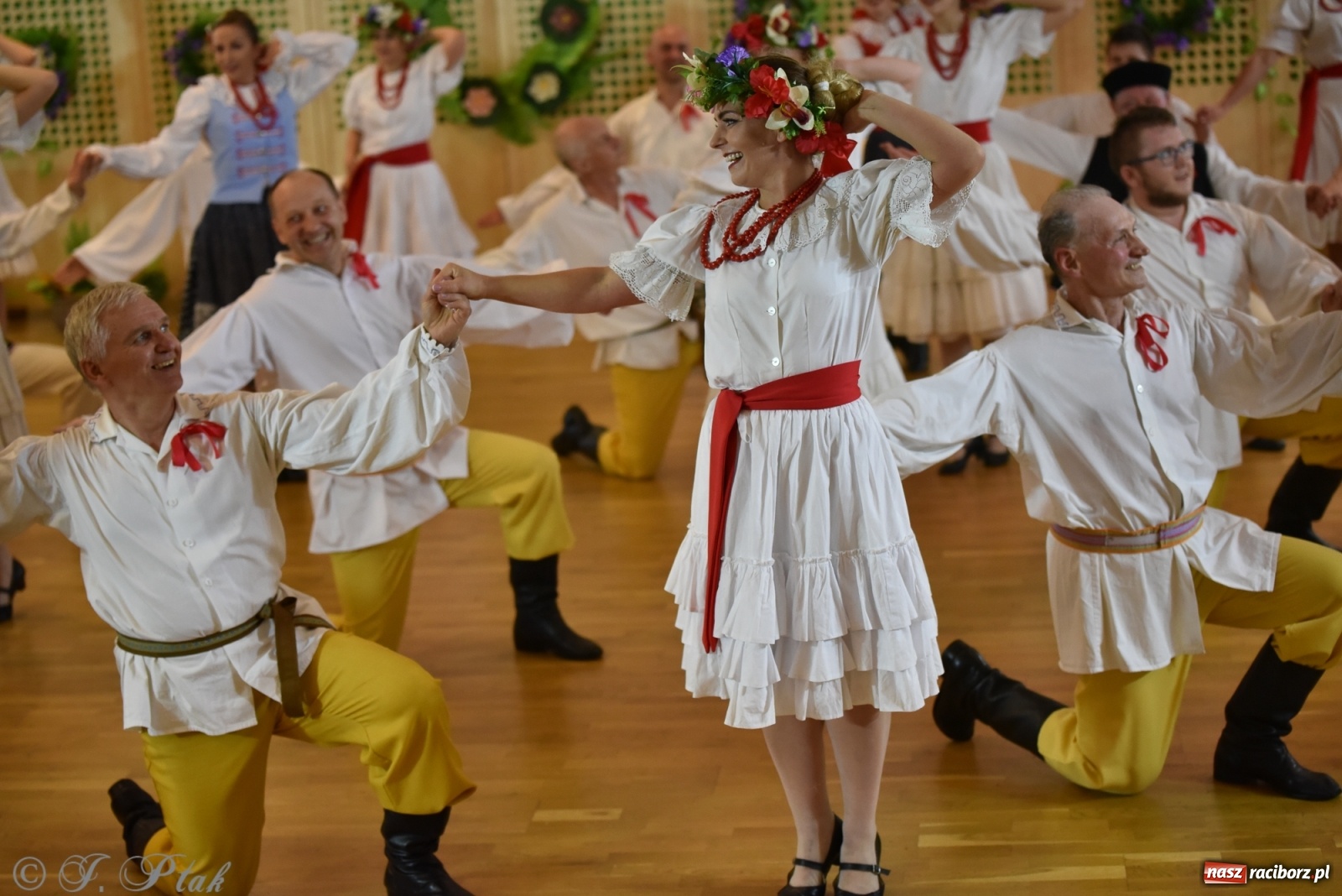 Zdjęcie w galerii na portalu naszraciborz.pl: Raciborskie Źródło zatańczyło dla małego Henia wiadomości z regionu