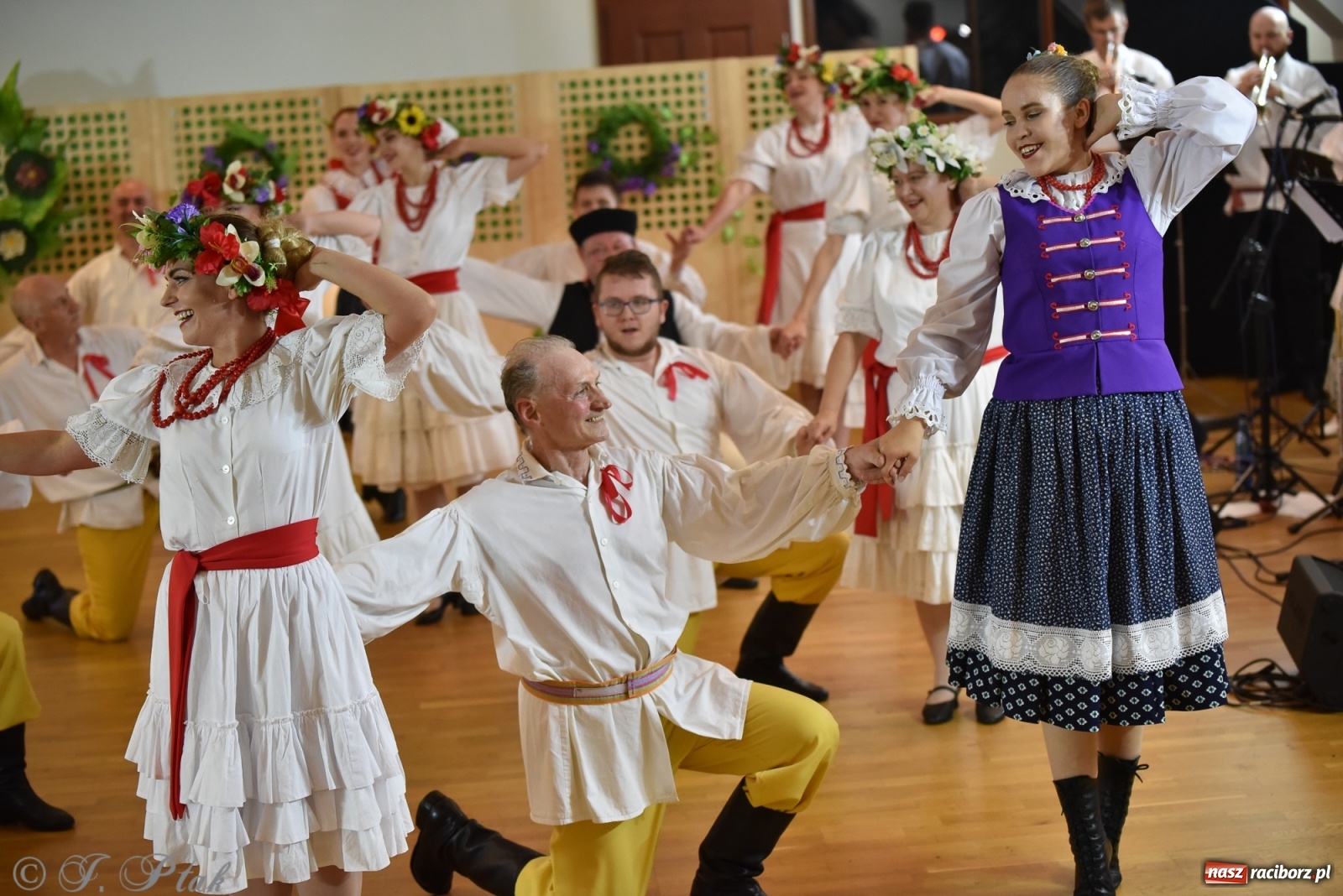 Zdjęcie w galerii na portalu naszraciborz.pl: Raciborskie Źródło zatańczyło dla małego Henia wiadomości z regionu