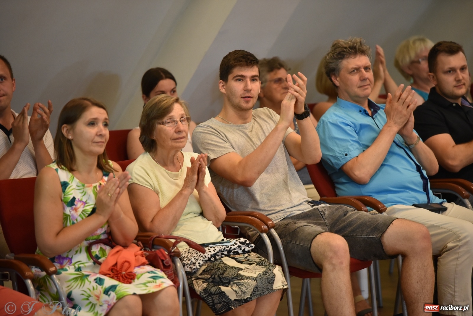 Zdjęcie w galerii na portalu naszraciborz.pl: Raciborskie Źródło zatańczyło dla małego Henia wiadomości z regionu