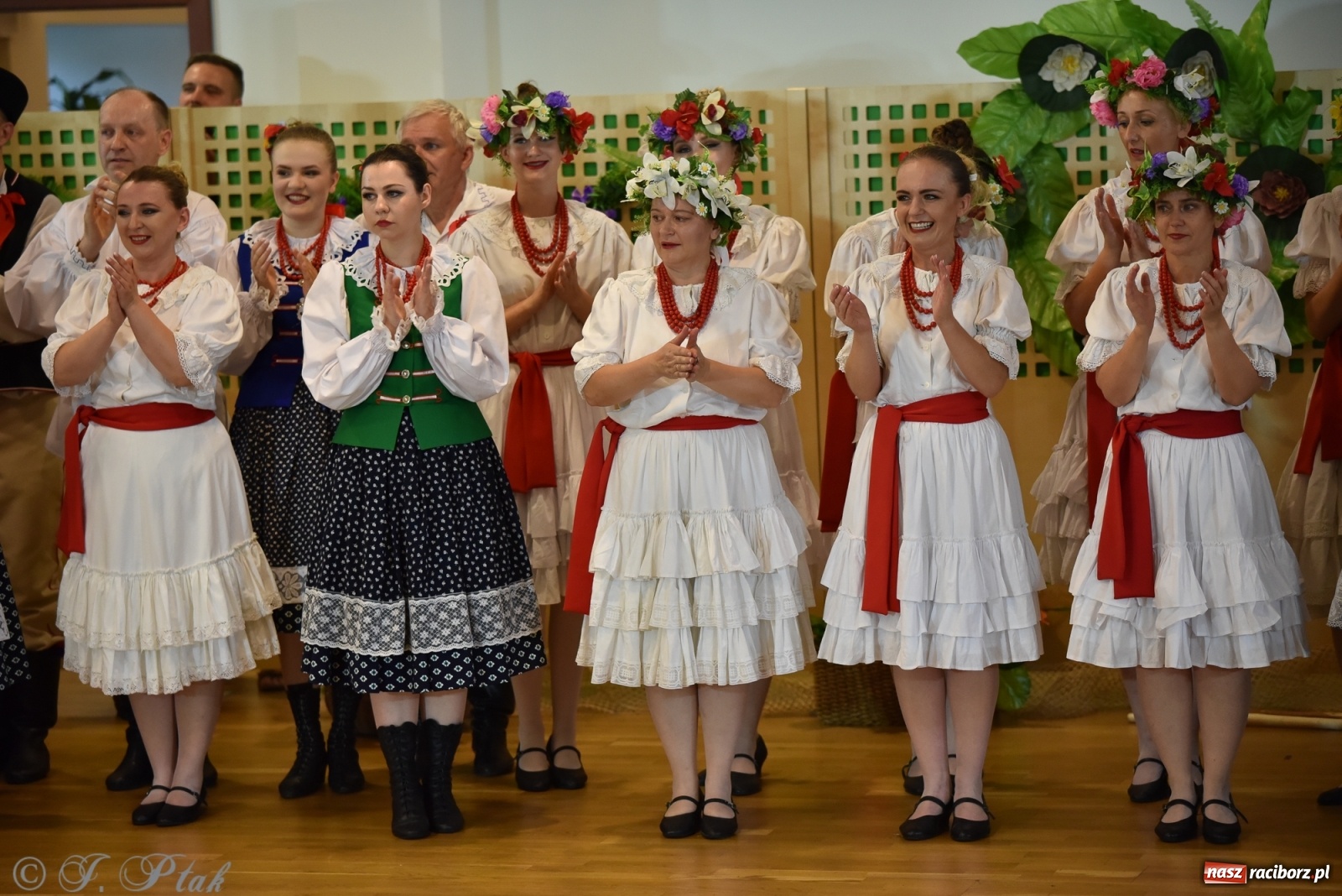 Zdjęcie w galerii na portalu naszraciborz.pl: Raciborskie Źródło zatańczyło dla małego Henia wiadomości z regionu