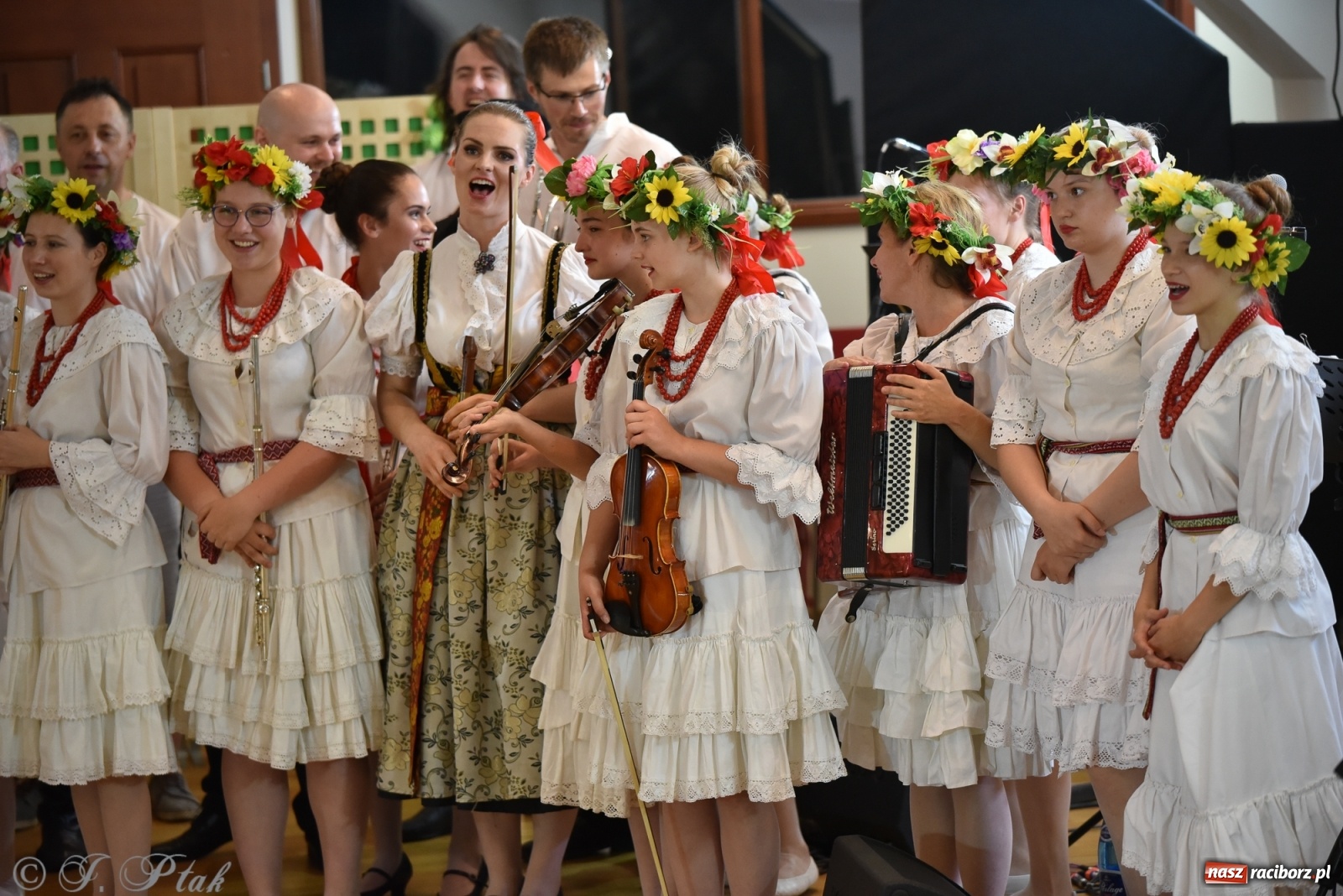 Zdjęcie w galerii na portalu naszraciborz.pl: Raciborskie Źródło zatańczyło dla małego Henia wiadomości z regionu