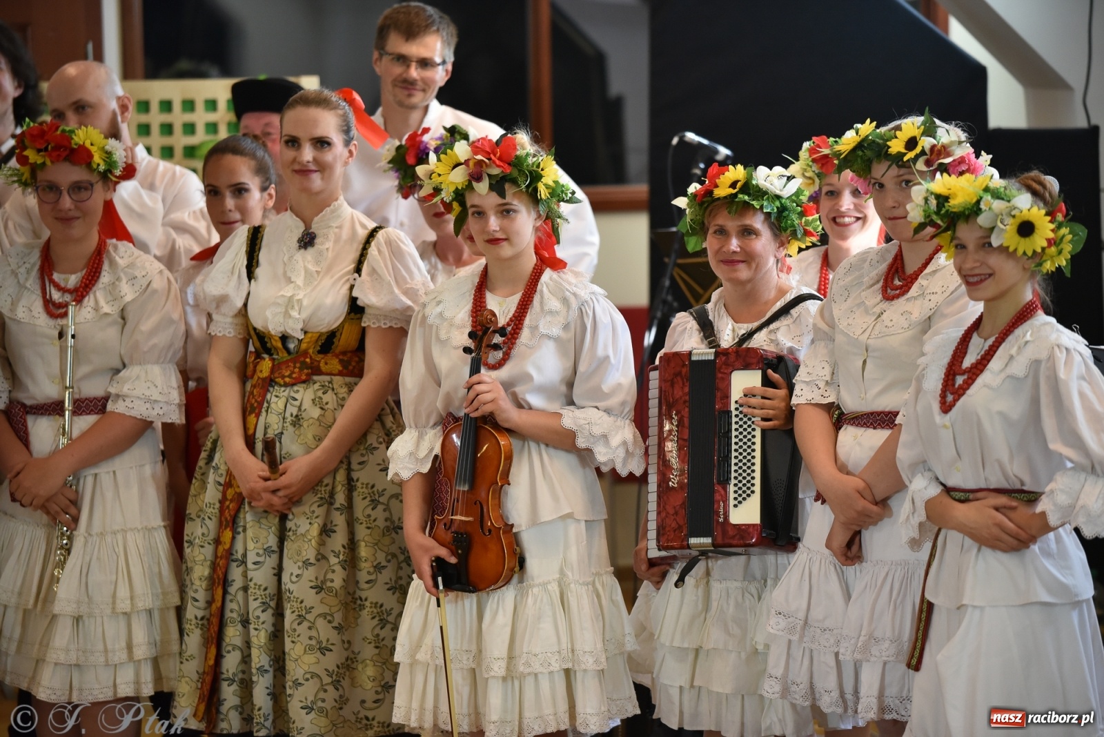 Zdjęcie w galerii na portalu naszraciborz.pl: Raciborskie Źródło zatańczyło dla małego Henia wiadomości z regionu