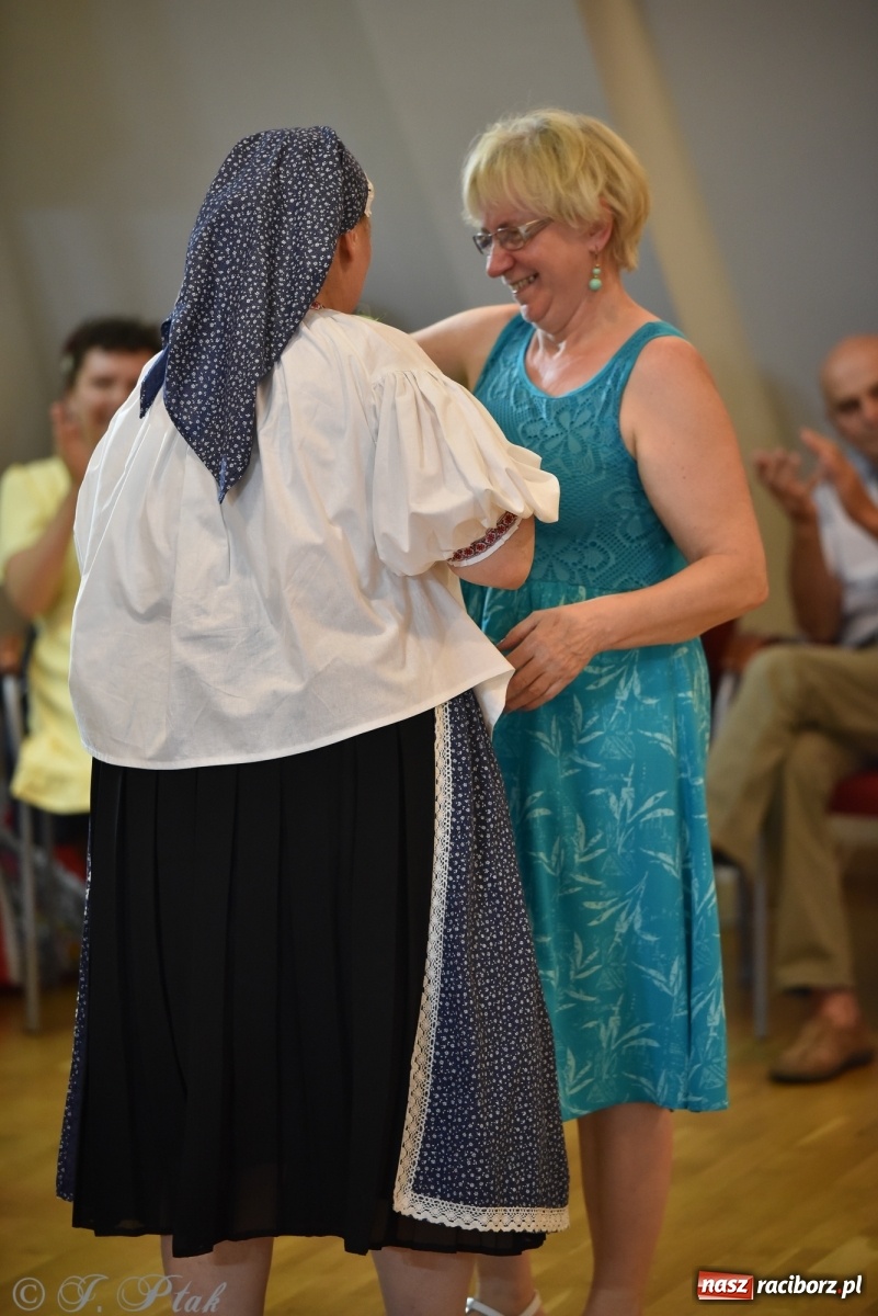 Zdjęcie w galerii na portalu naszraciborz.pl: Raciborskie Źródło zatańczyło dla małego Henia wiadomości z regionu