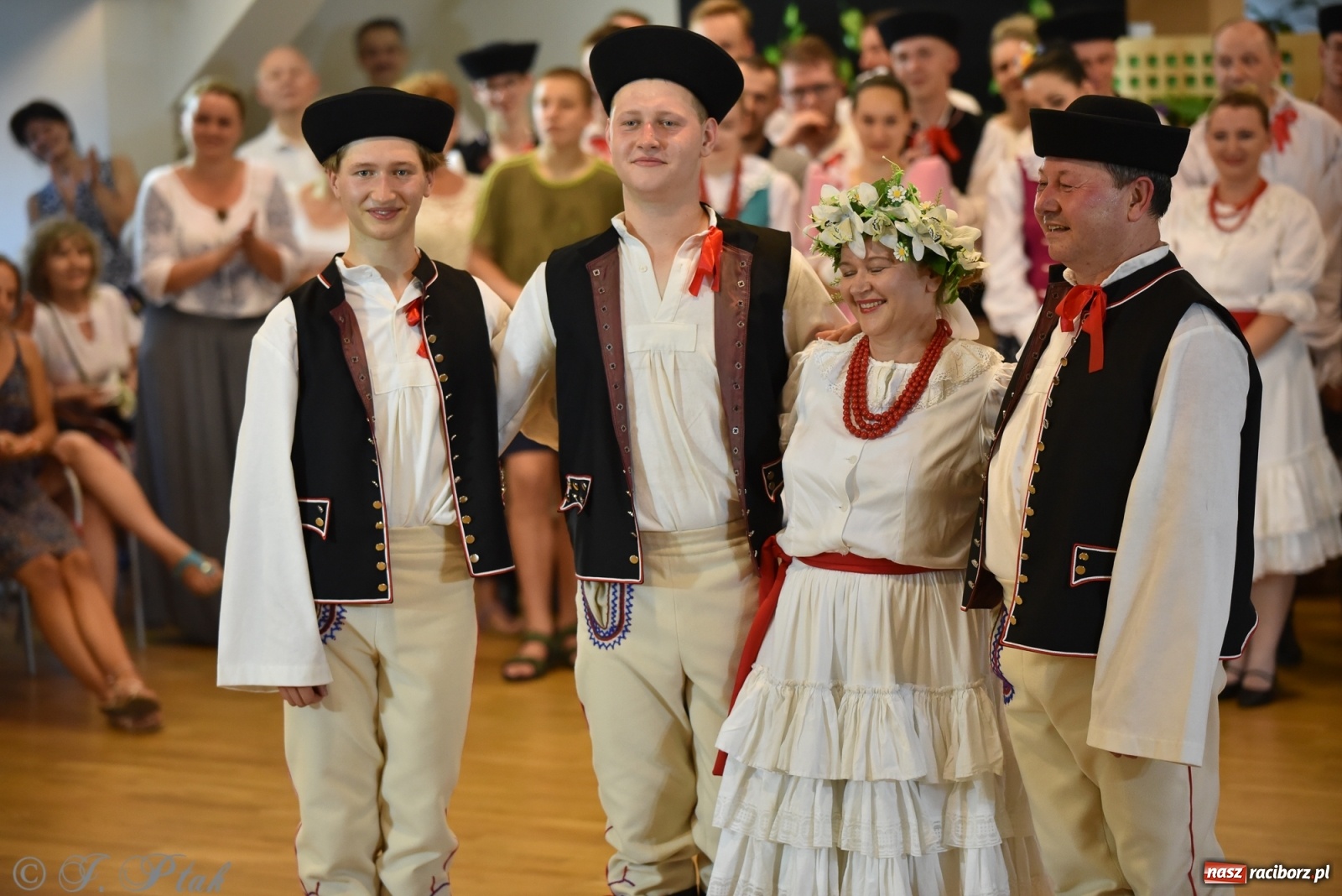 Zdjęcie w galerii na portalu naszraciborz.pl: Raciborskie Źródło zatańczyło dla małego Henia wiadomości z regionu