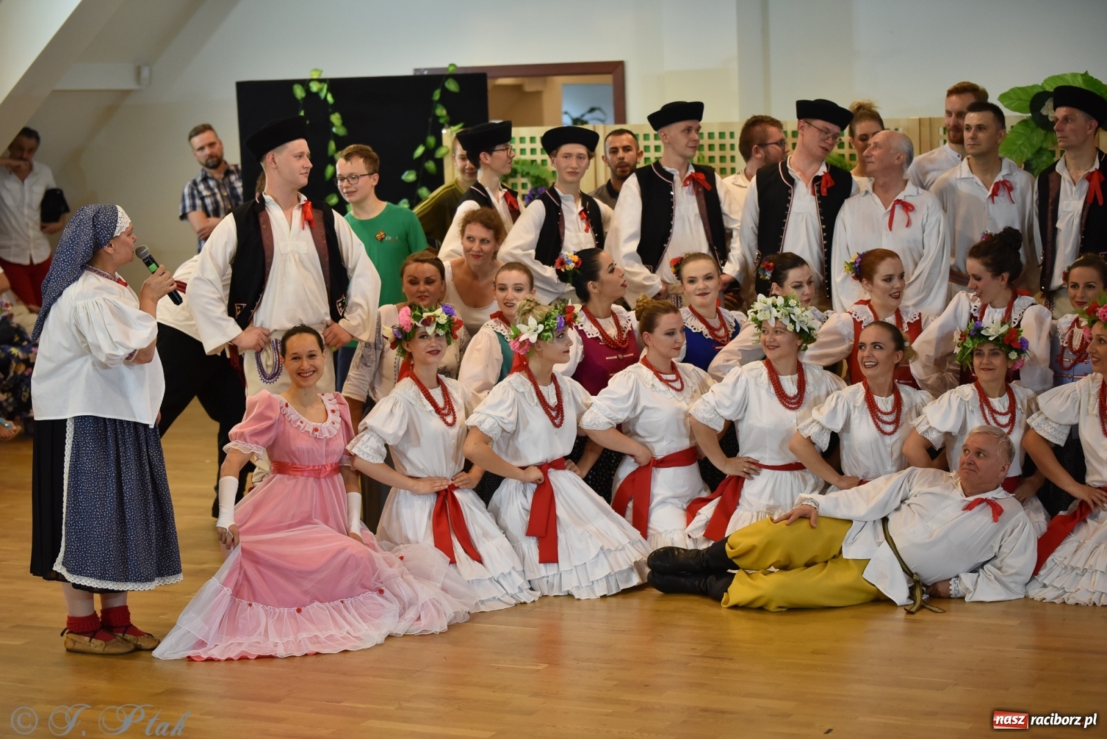 Zdjęcie w galerii na portalu naszraciborz.pl: Raciborskie Źródło zatańczyło dla małego Henia wiadomości z regionu