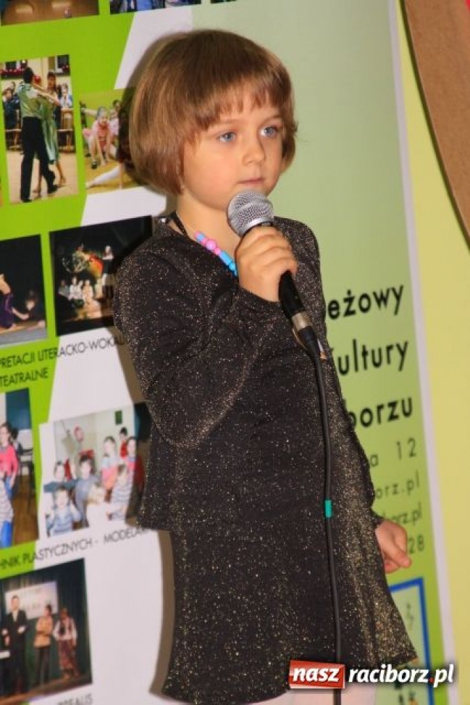 Zdjęcie w galerii na portalu naszraciborz.pl: Barbie Talent Show w MDK-u wiadomości z regionu