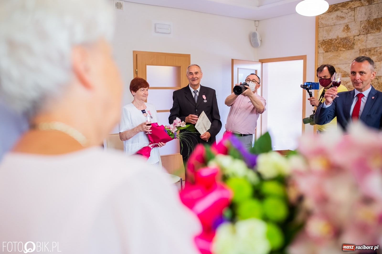 Zdjęcie w galerii na portalu naszraciborz.pl: Pół wieku razem. Złote Gody w raciborskim USC [FOTO i WIDEO] wiadomości z regionu