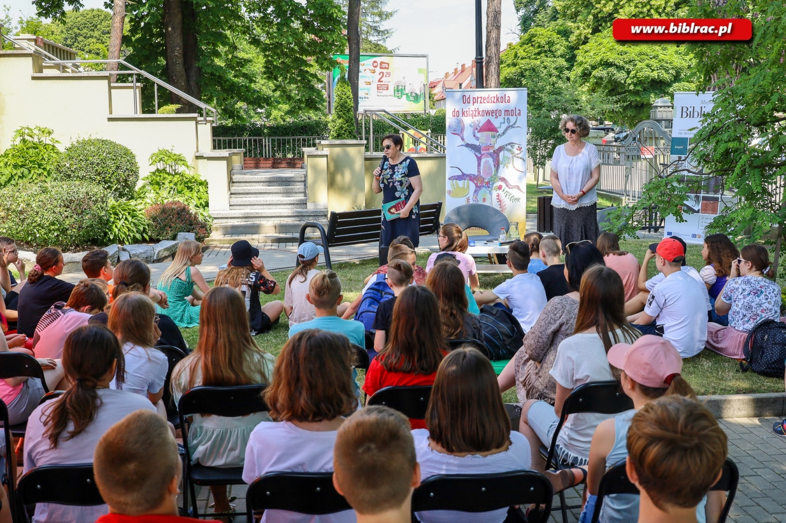 Zdjęcie w galerii na portalu naszraciborz.pl: Książki to potężna broń - Renata Piątkowska w raciborskiej bibliotece wiadomości z regionu