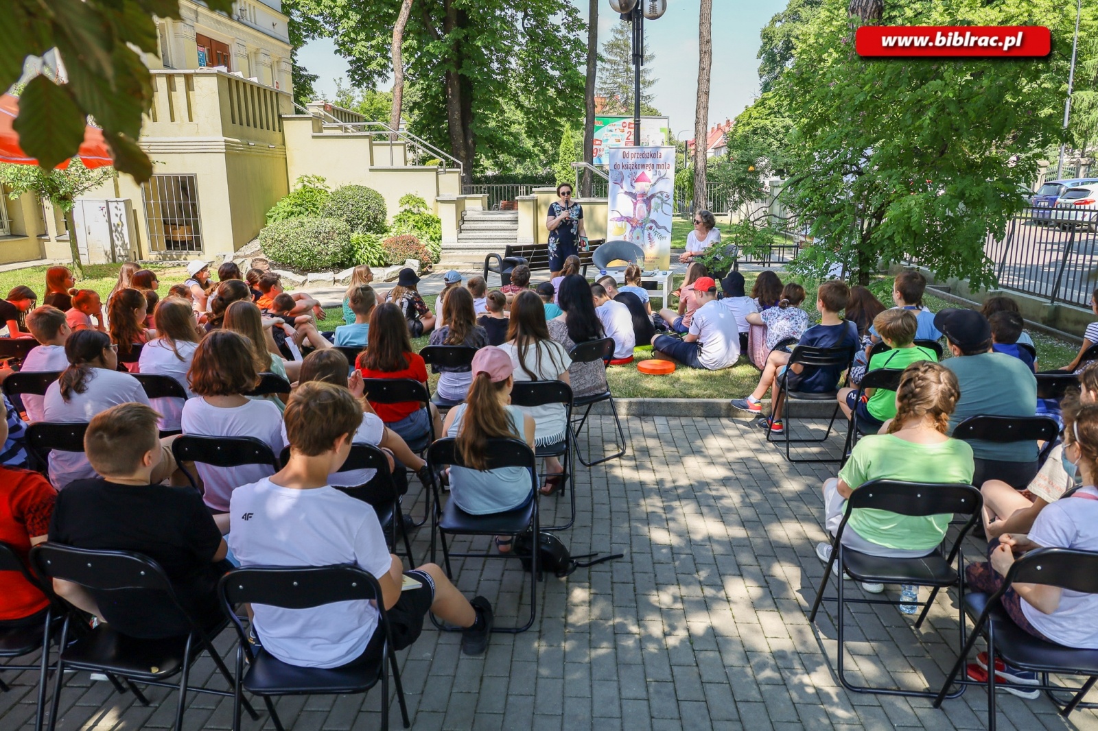 Zdjęcie w galerii na portalu naszraciborz.pl: Książki to potężna broń - Renata Piątkowska w raciborskiej bibliotece wiadomości z regionu