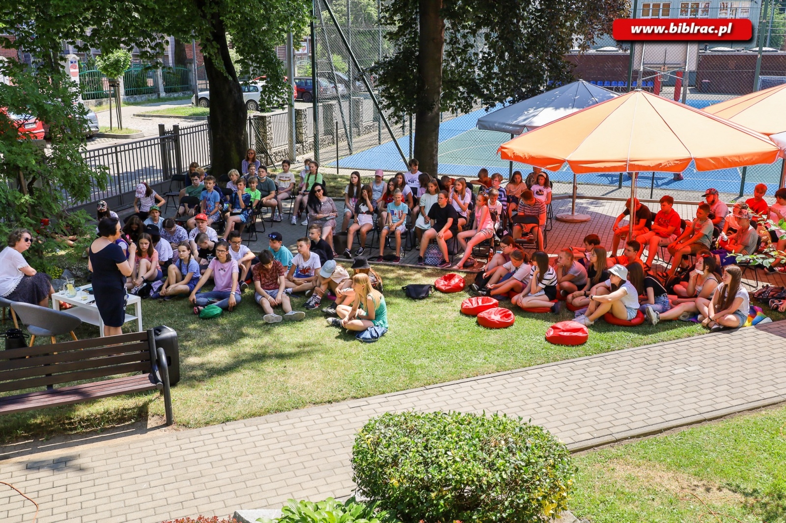 Zdjęcie w galerii na portalu naszraciborz.pl: Książki to potężna broń - Renata Piątkowska w raciborskiej bibliotece wiadomości z regionu