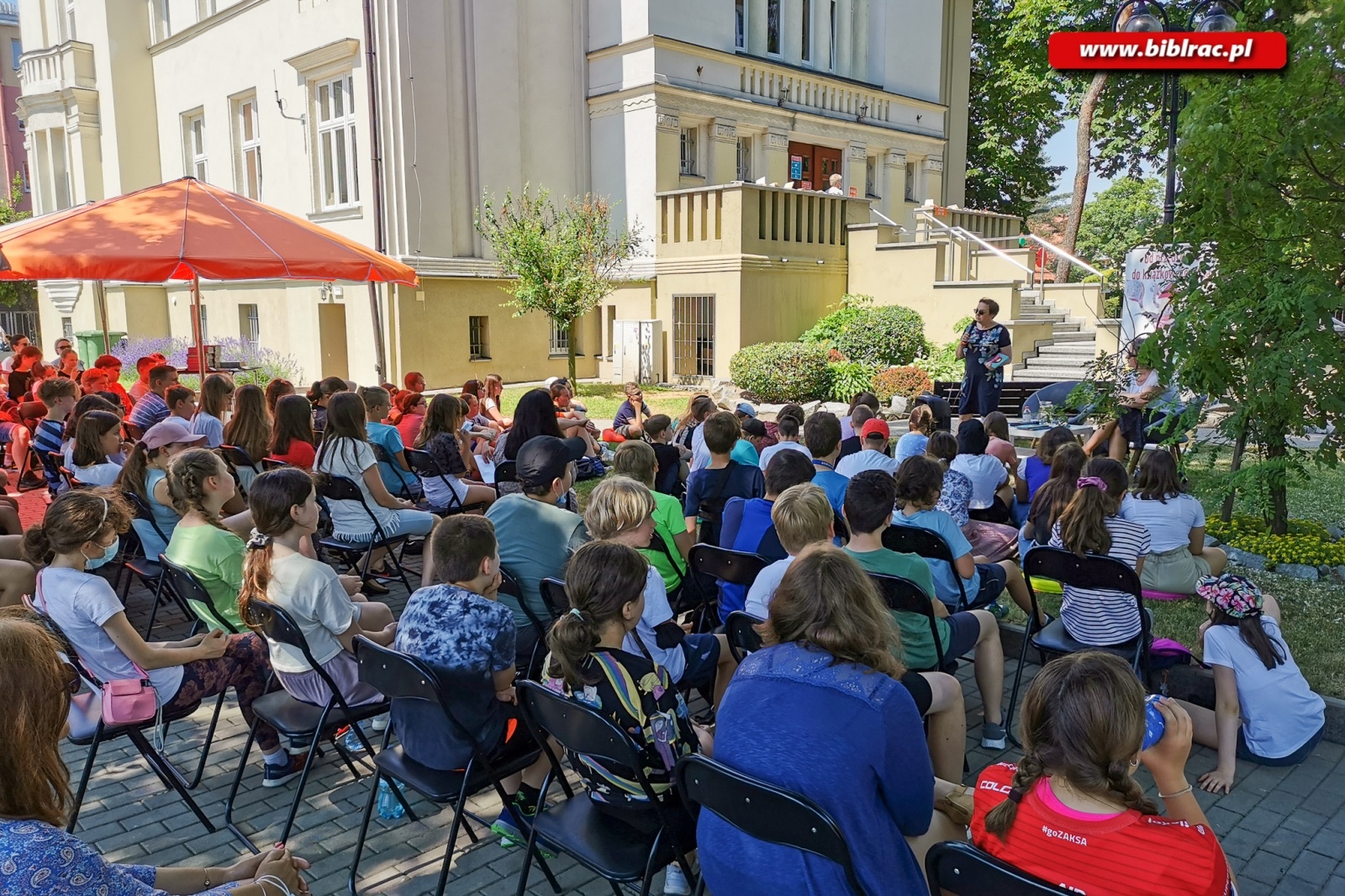 Zdjęcie w galerii na portalu naszraciborz.pl: Książki to potężna broń - Renata Piątkowska w raciborskiej bibliotece wiadomości z regionu