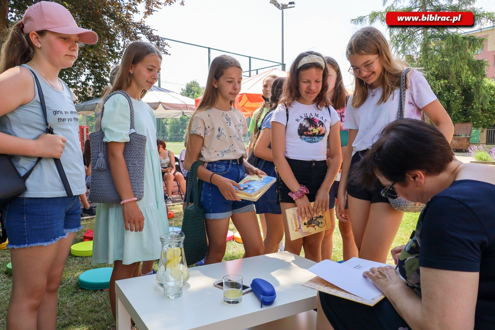 Zdjęcie w galerii na portalu naszraciborz.pl: Książki to potężna broń - Renata Piątkowska w raciborskiej bibliotece wiadomości z regionu