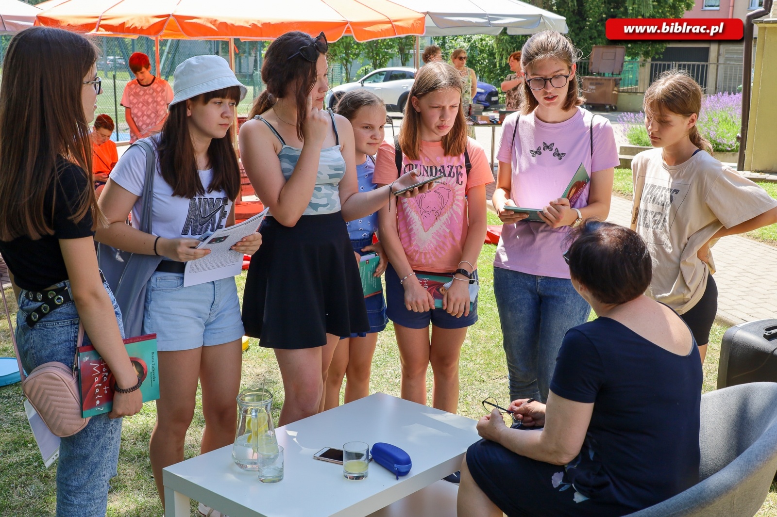 Zdjęcie w galerii na portalu naszraciborz.pl: Książki to potężna broń - Renata Piątkowska w raciborskiej bibliotece wiadomości z regionu
