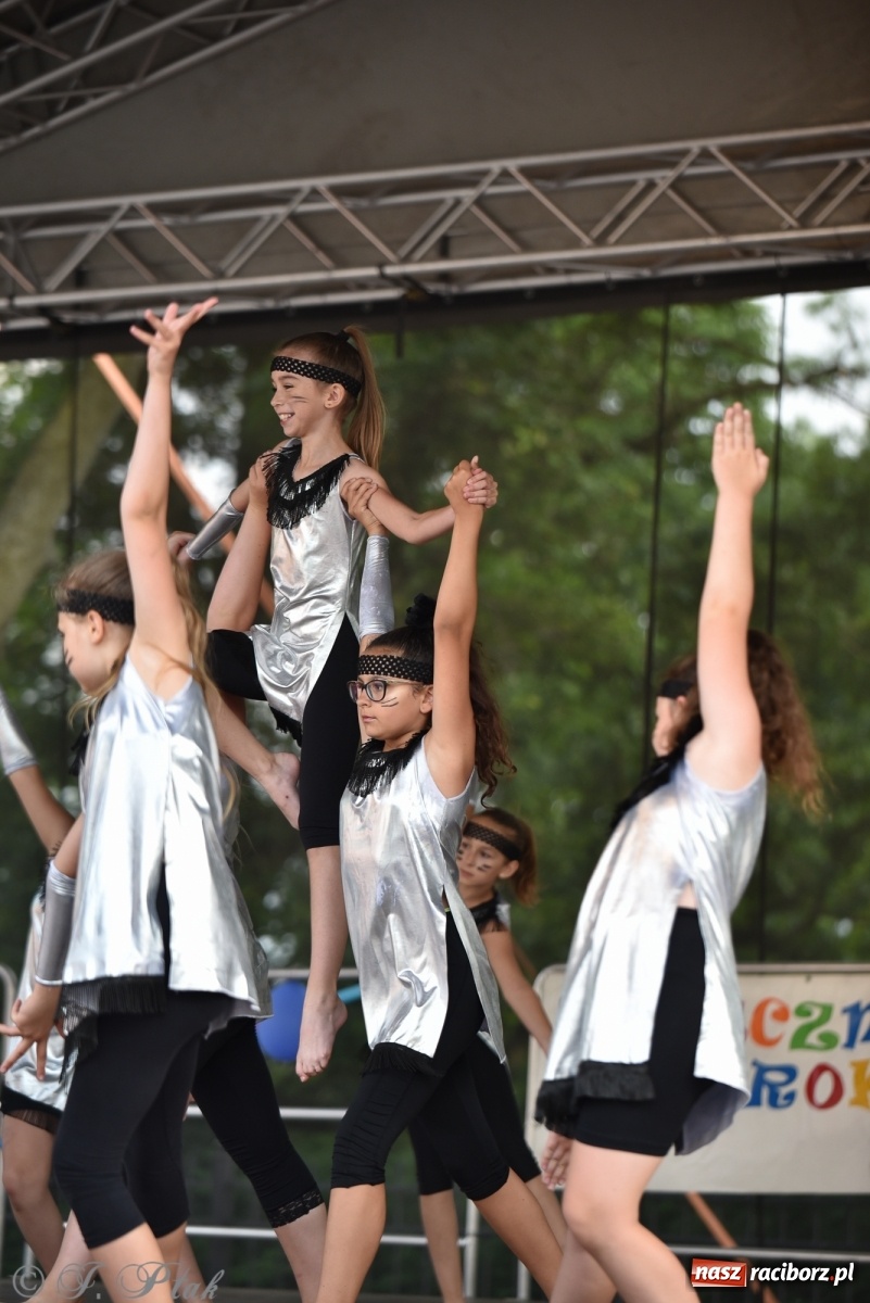 Zdjęcie w galerii na portalu naszraciborz.pl: MDK kończy rok szkolny tanecznym show [FOTO] wiadomości z regionu