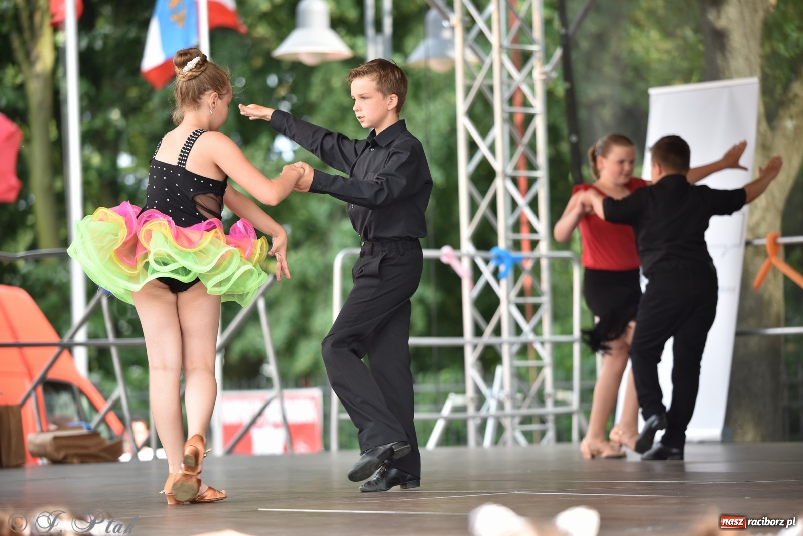 Zdjęcie w galerii na portalu naszraciborz.pl: MDK kończy rok szkolny tanecznym show [FOTO] wiadomości z regionu