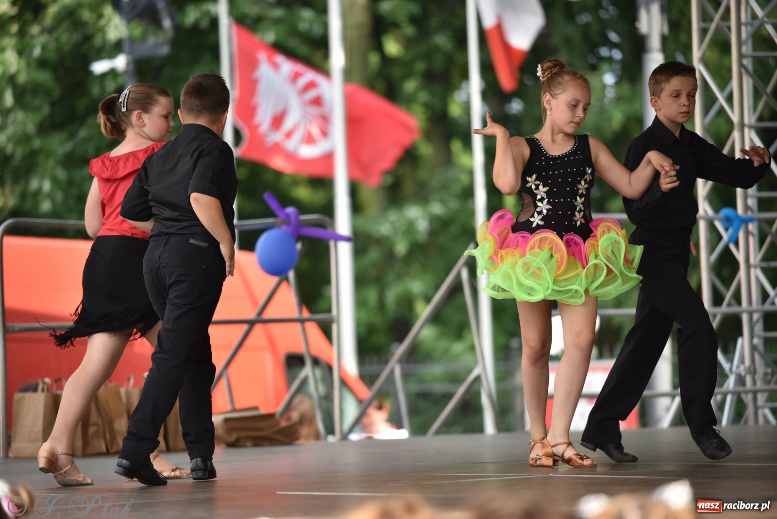 Zdjęcie w galerii na portalu naszraciborz.pl: MDK kończy rok szkolny tanecznym show [FOTO] wiadomości z regionu