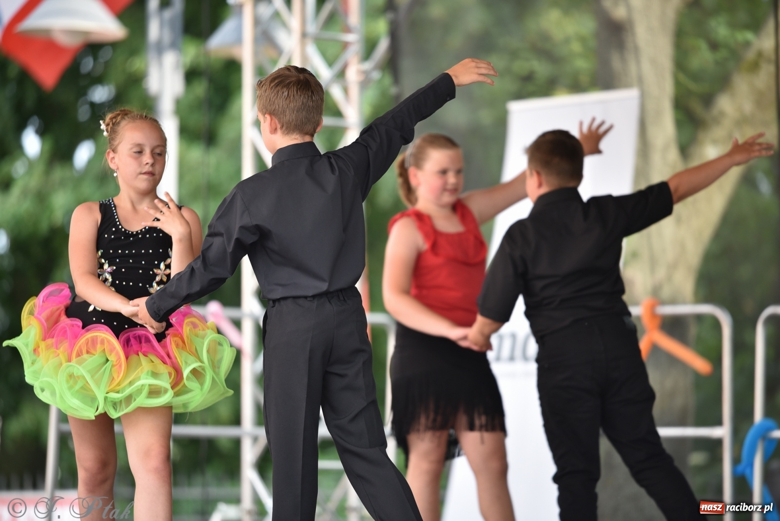 Zdjęcie w galerii na portalu naszraciborz.pl: MDK kończy rok szkolny tanecznym show [FOTO] wiadomości z regionu