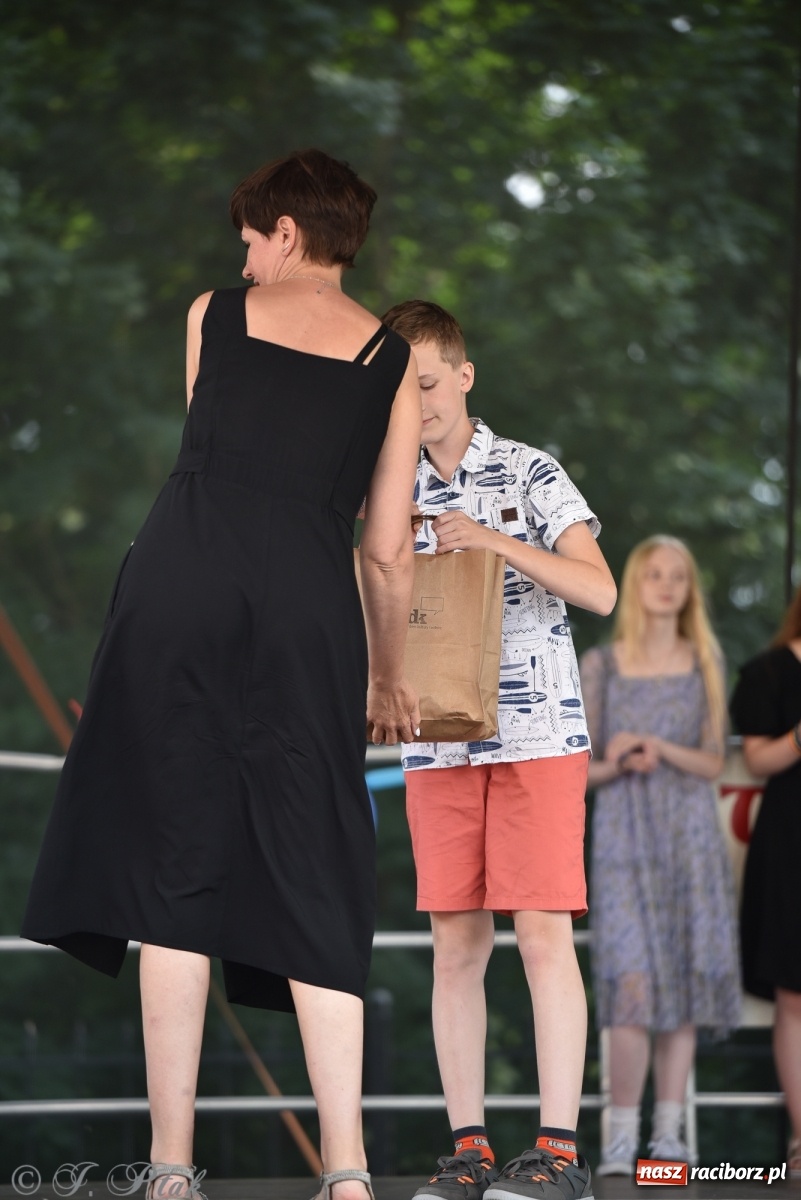 Zdjęcie w galerii na portalu naszraciborz.pl: MDK kończy rok szkolny tanecznym show [FOTO] wiadomości z regionu