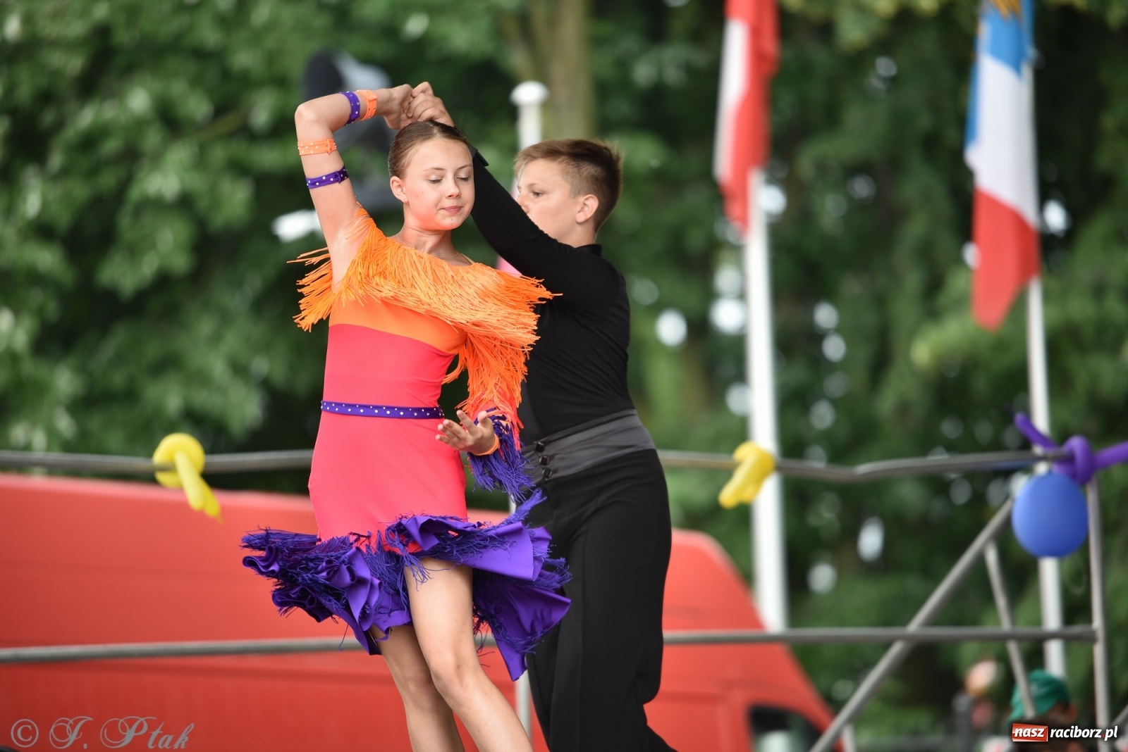 Zdjęcie w galerii na portalu naszraciborz.pl: MDK kończy rok szkolny tanecznym show [FOTO] wiadomości z regionu