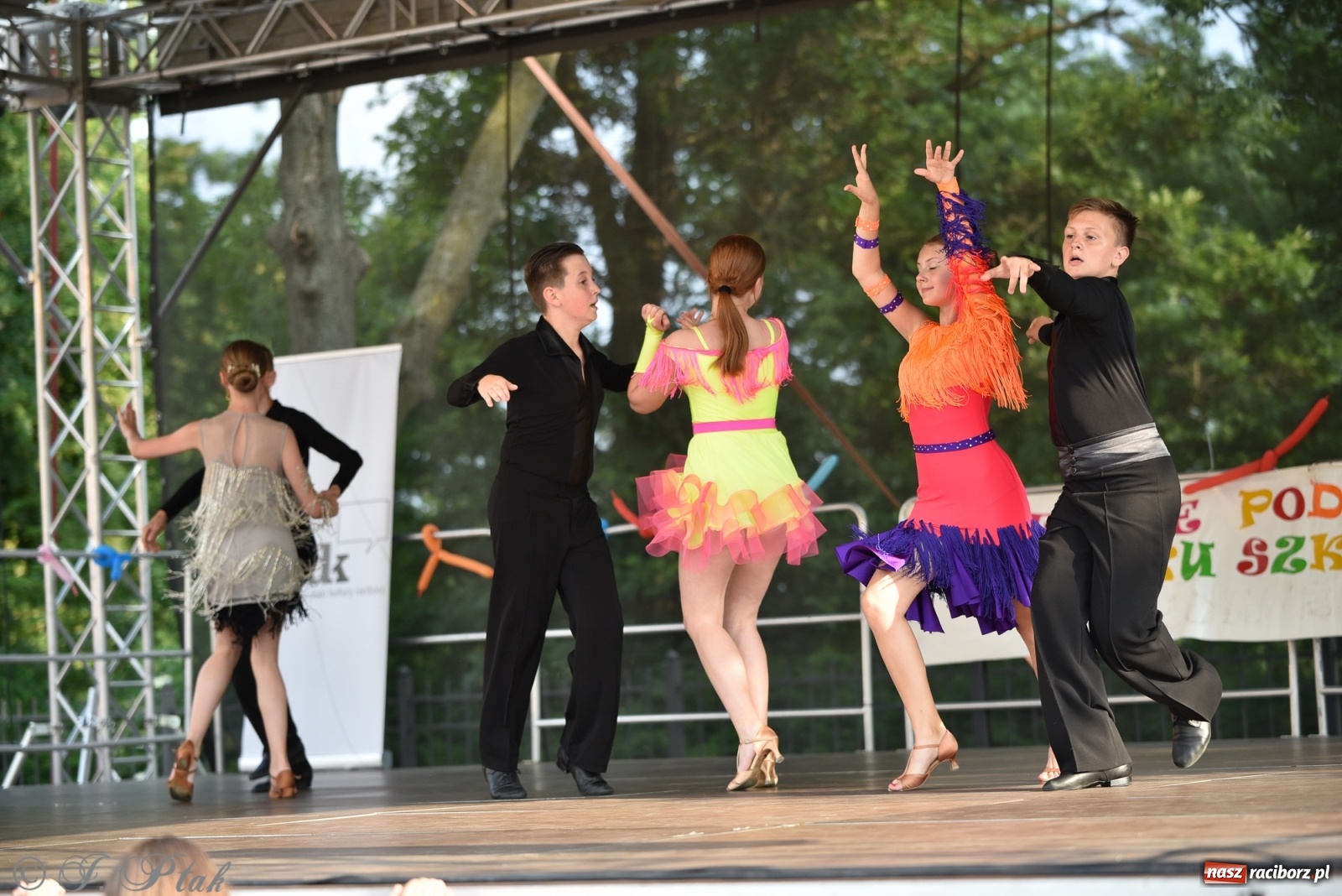 Zdjęcie w galerii na portalu naszraciborz.pl: MDK kończy rok szkolny tanecznym show [FOTO] wiadomości z regionu