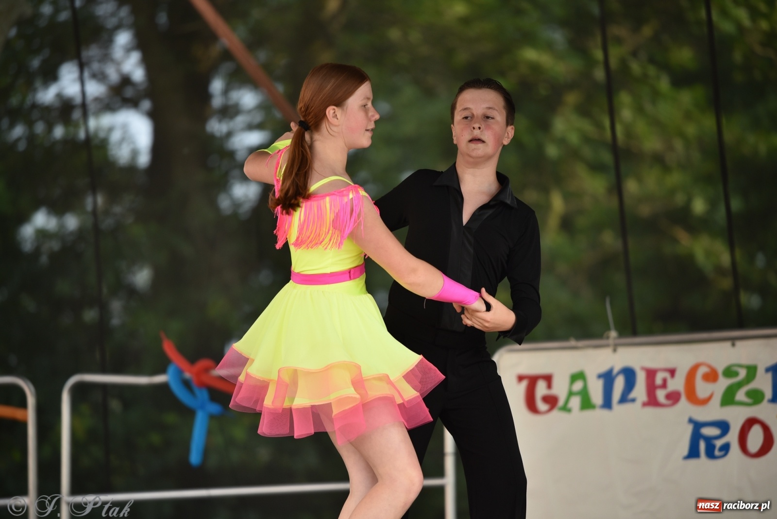 Zdjęcie w galerii na portalu naszraciborz.pl: MDK kończy rok szkolny tanecznym show [FOTO] wiadomości z regionu