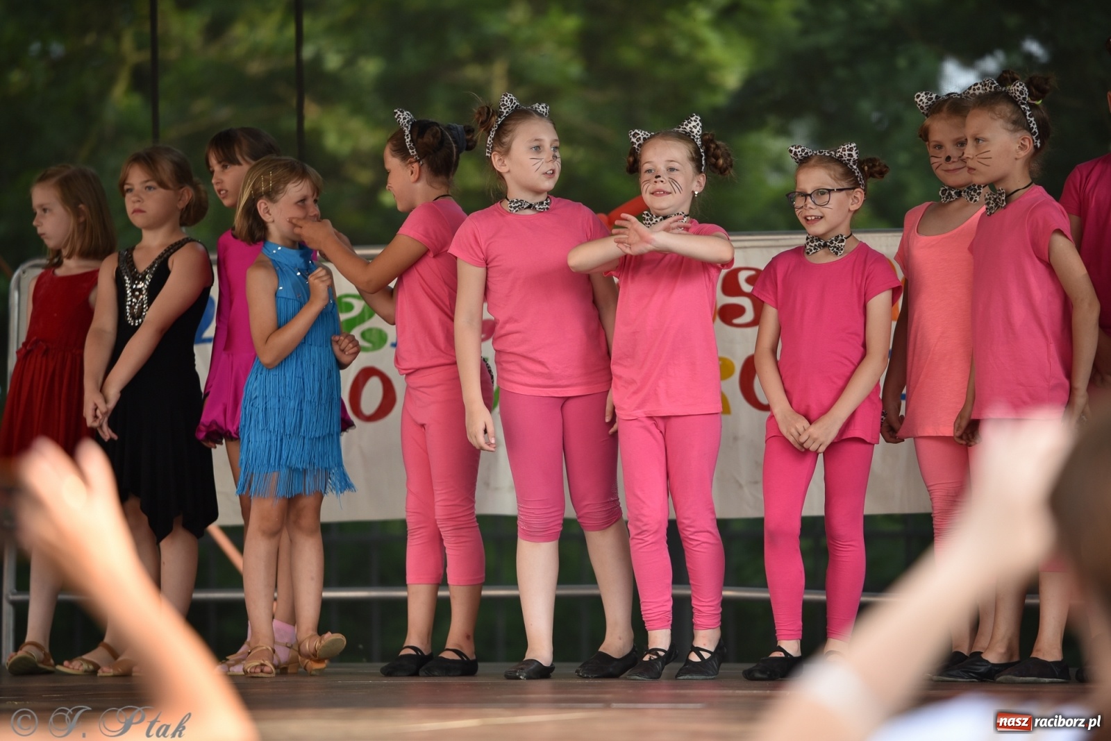 Zdjęcie w galerii na portalu naszraciborz.pl: MDK kończy rok szkolny tanecznym show [FOTO] wiadomości z regionu