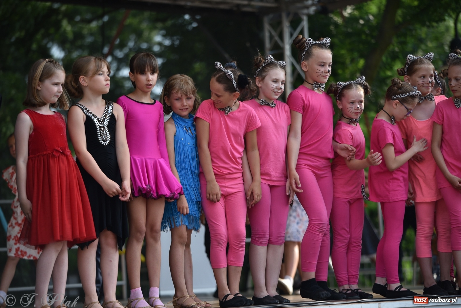Zdjęcie w galerii na portalu naszraciborz.pl: MDK kończy rok szkolny tanecznym show [FOTO] wiadomości z regionu