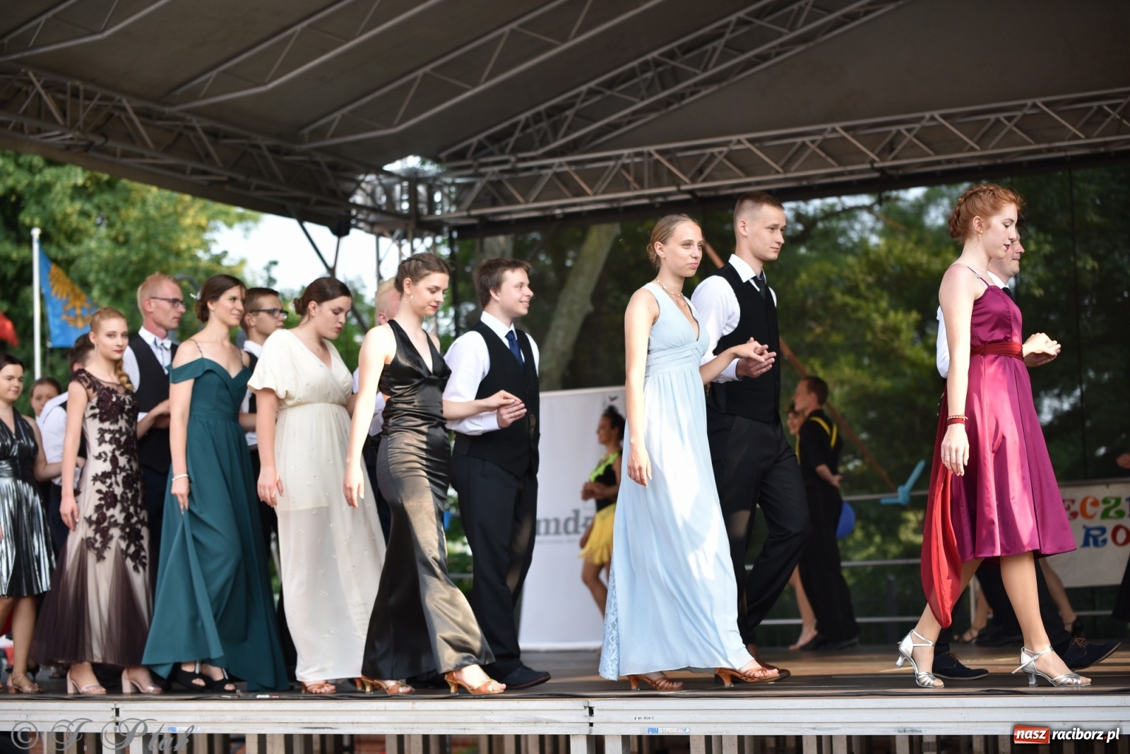 Zdjęcie w galerii na portalu naszraciborz.pl: MDK kończy rok szkolny tanecznym show [FOTO] wiadomości z regionu