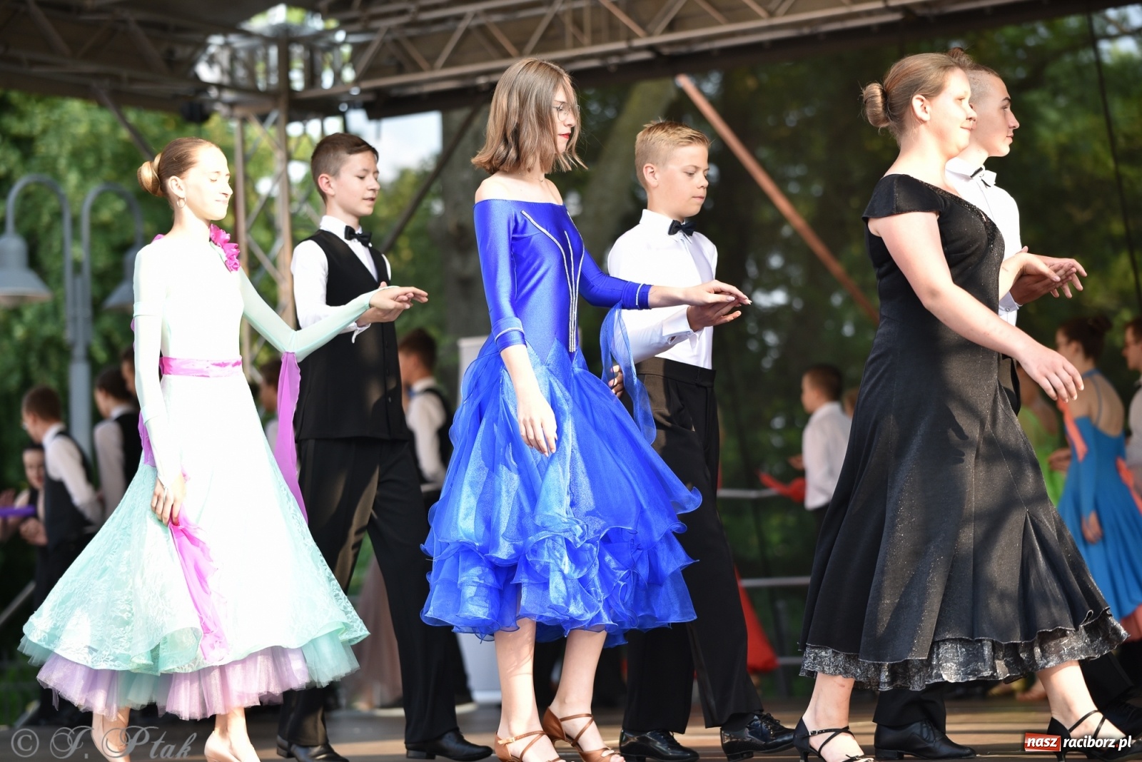 Zdjęcie w galerii na portalu naszraciborz.pl: MDK kończy rok szkolny tanecznym show [FOTO] wiadomości z regionu