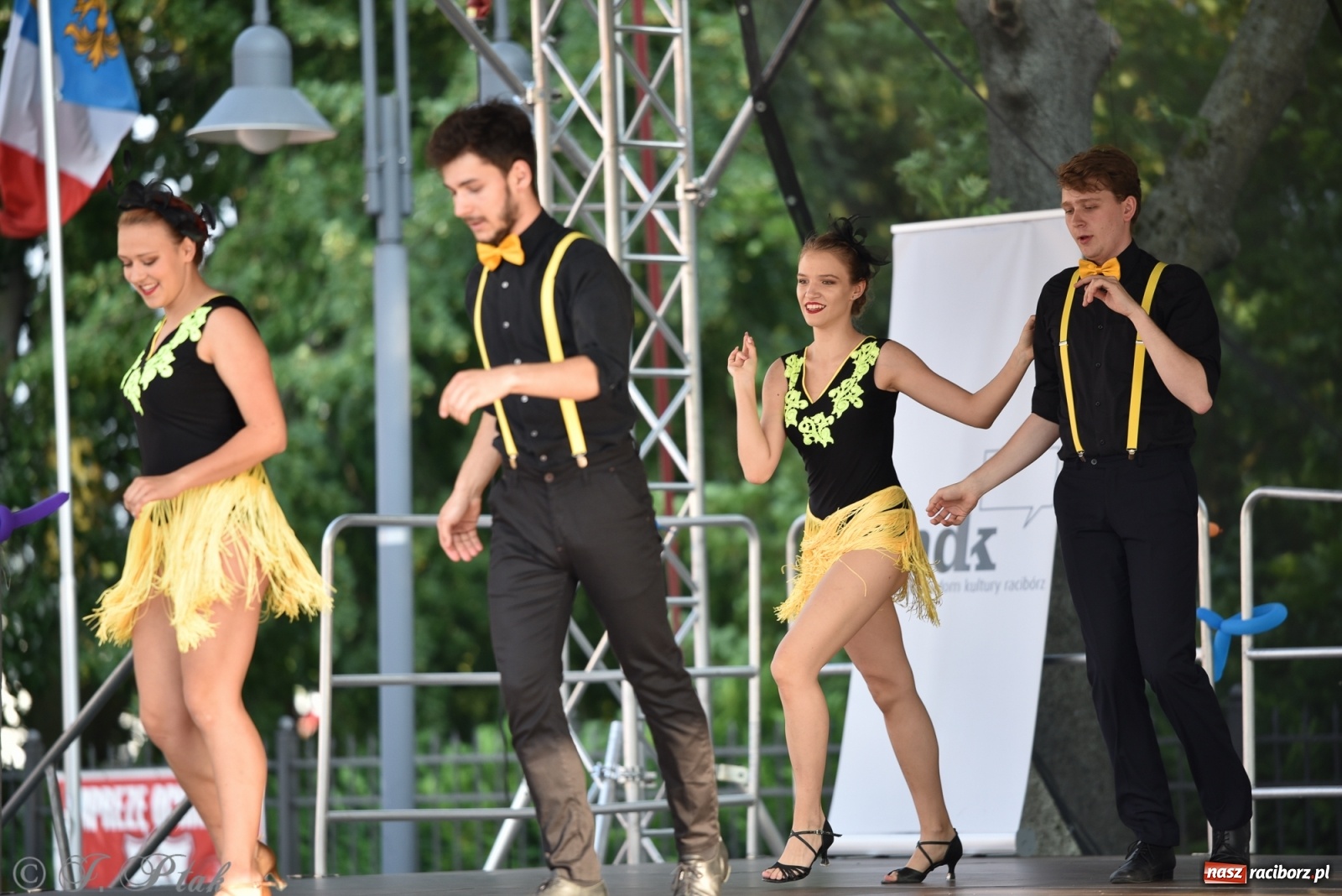 Zdjęcie w galerii na portalu naszraciborz.pl: MDK kończy rok szkolny tanecznym show [FOTO] wiadomości z regionu